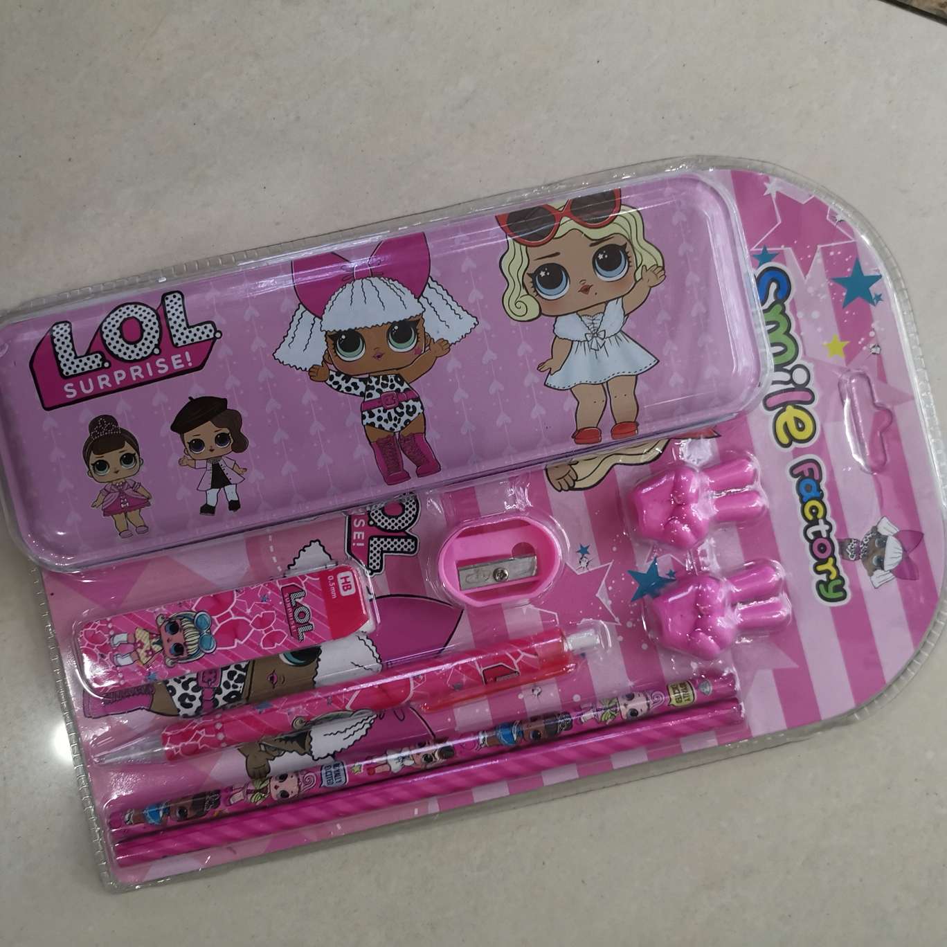 An 8-piece stationery set detail image 1