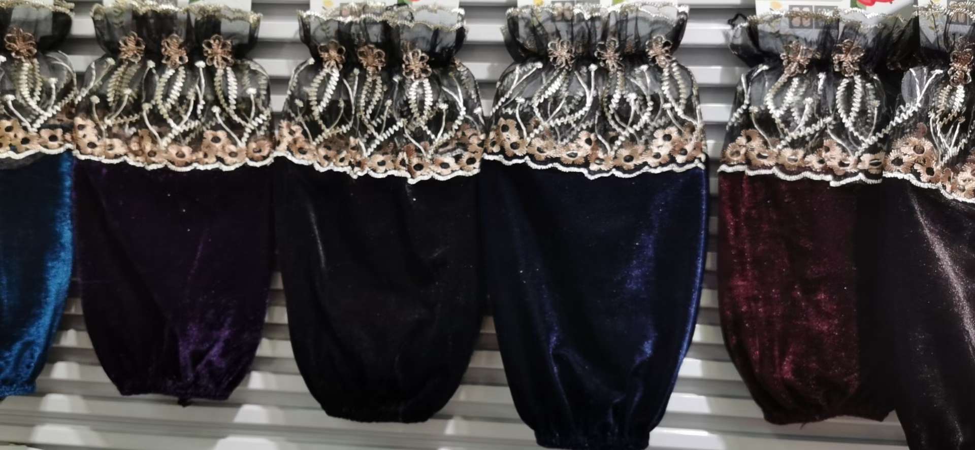 Fashionable velvet lace long sleeves 7