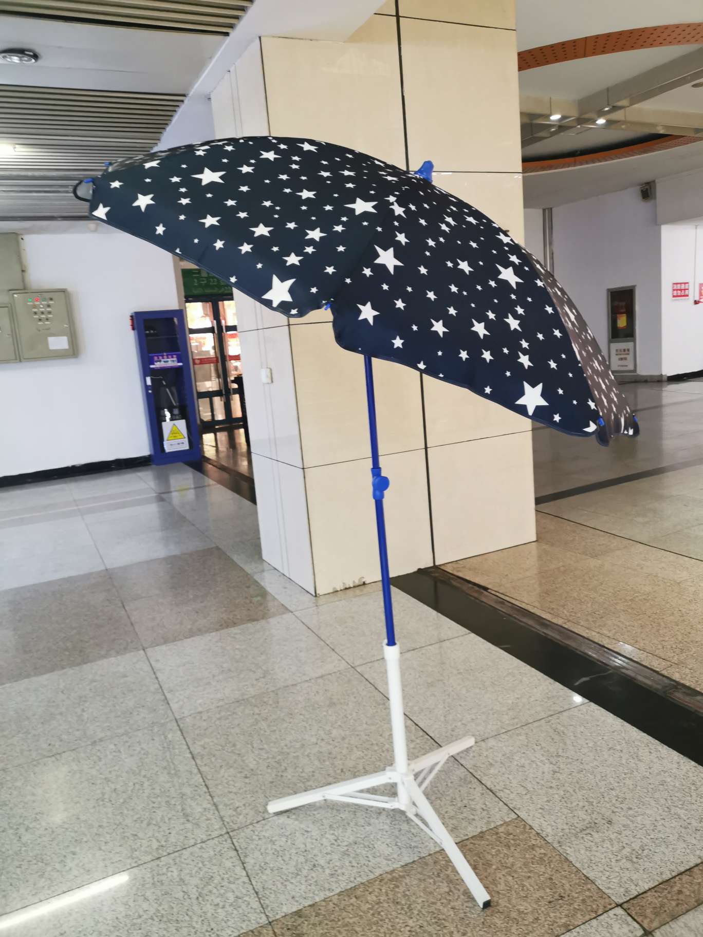 Factory direct sales of star-patterned beach umbrellas and sun umbrellas undefined