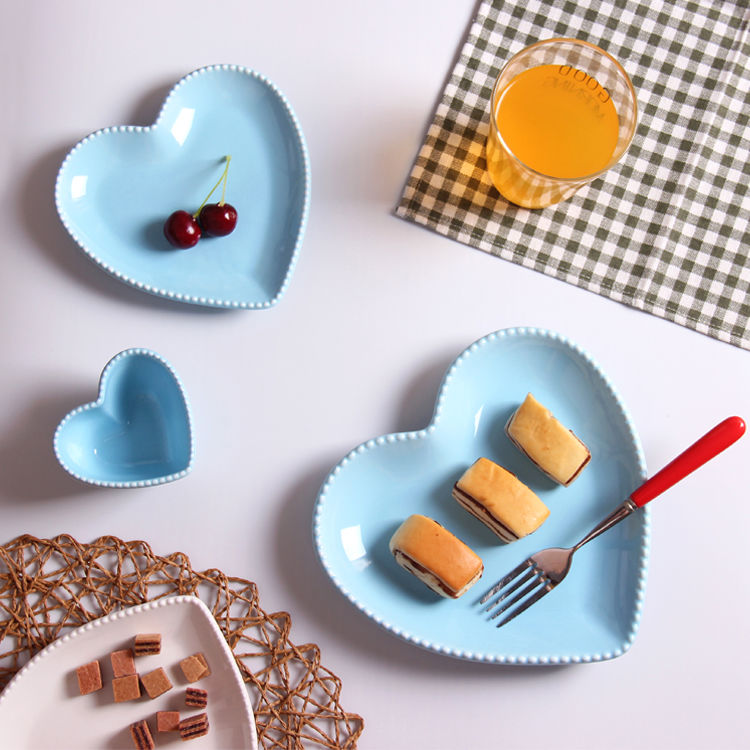 Heart bowl plastic plate cutlery breakfast plate heart bowl sweetheart bowl couple plate creative pastry plate 1011 60067