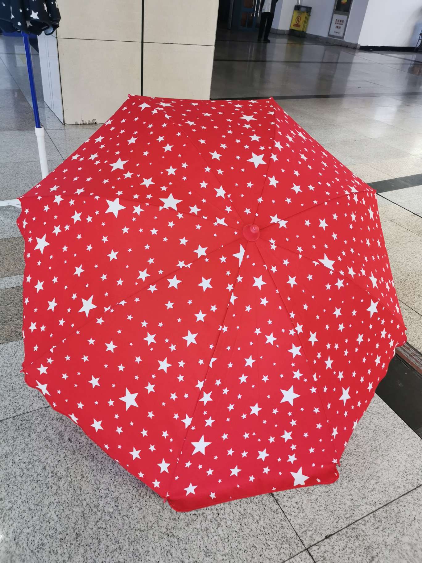 Factory direct sales of star-patterned beach umbrellas and sun umbrellas