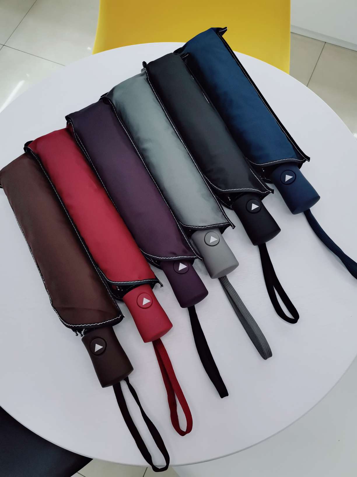 Plain-colored automatic umbrella detail image 1