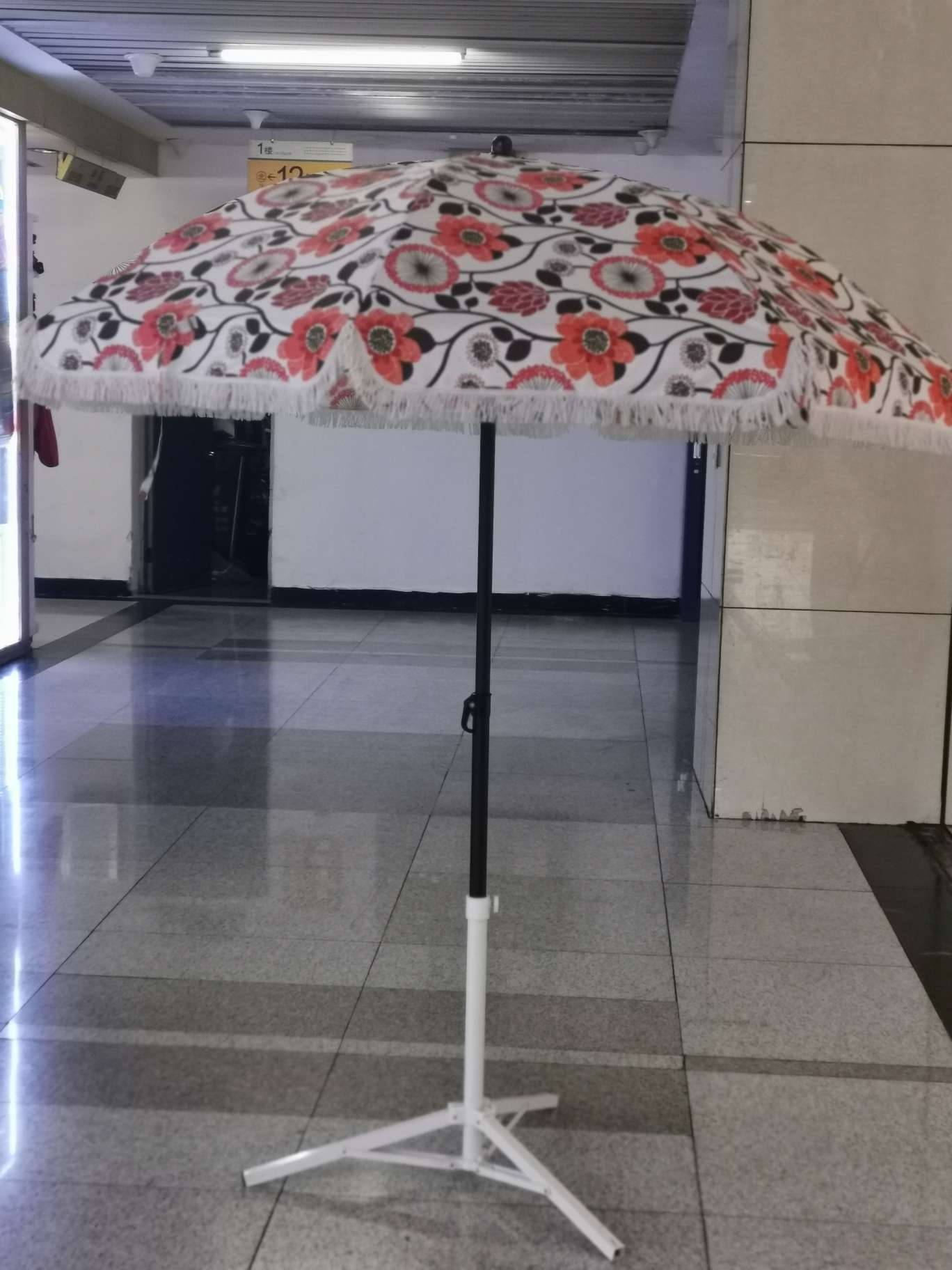 Hengyang brand outdoor rain and sun protection patterned fringed beach umbrella Specification image