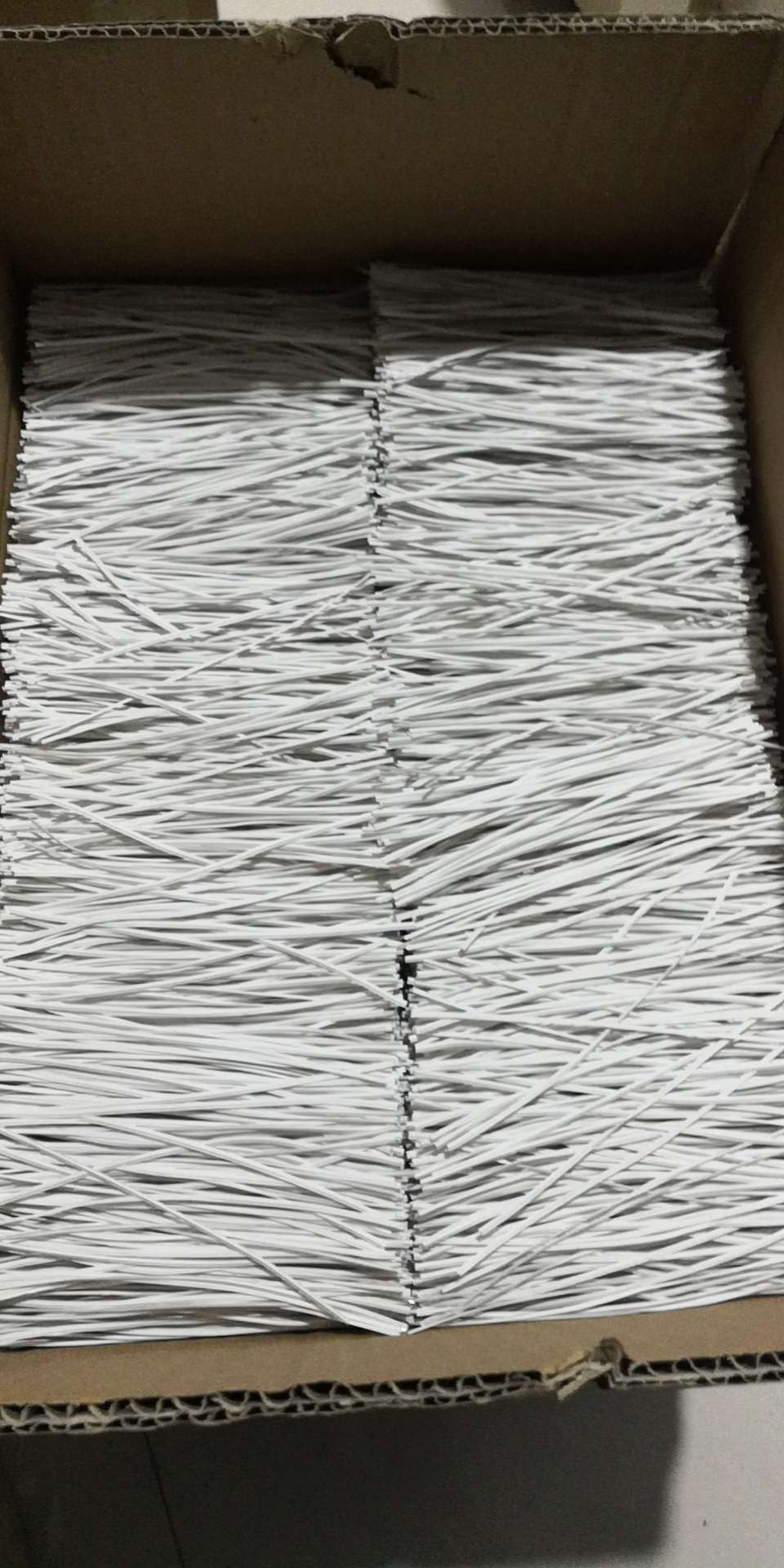 电镀锌铁丝扎线白色扁铁丝0.45宽度2.0 PVC包胶扎丝一卷340米左右铁扎带一件40卷可裁剪方便捆绑捆扎小物品详情7