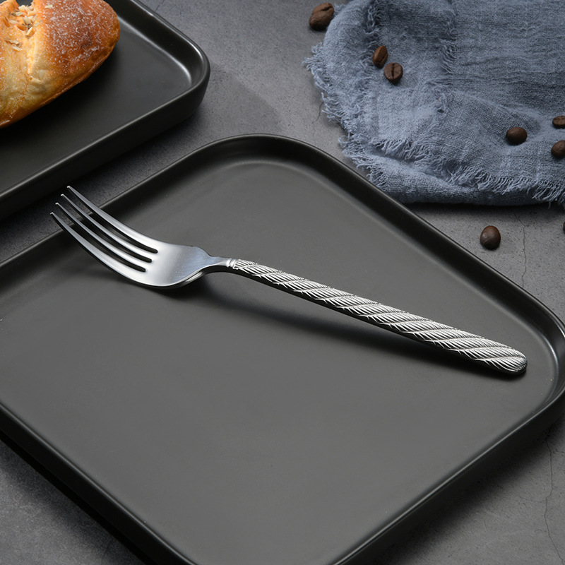 High-quality Western tableware, three-piece steak knife and fork set, household stainless steel knife, fork and spoon set, thickened 4-piece steak knife set detail image 4