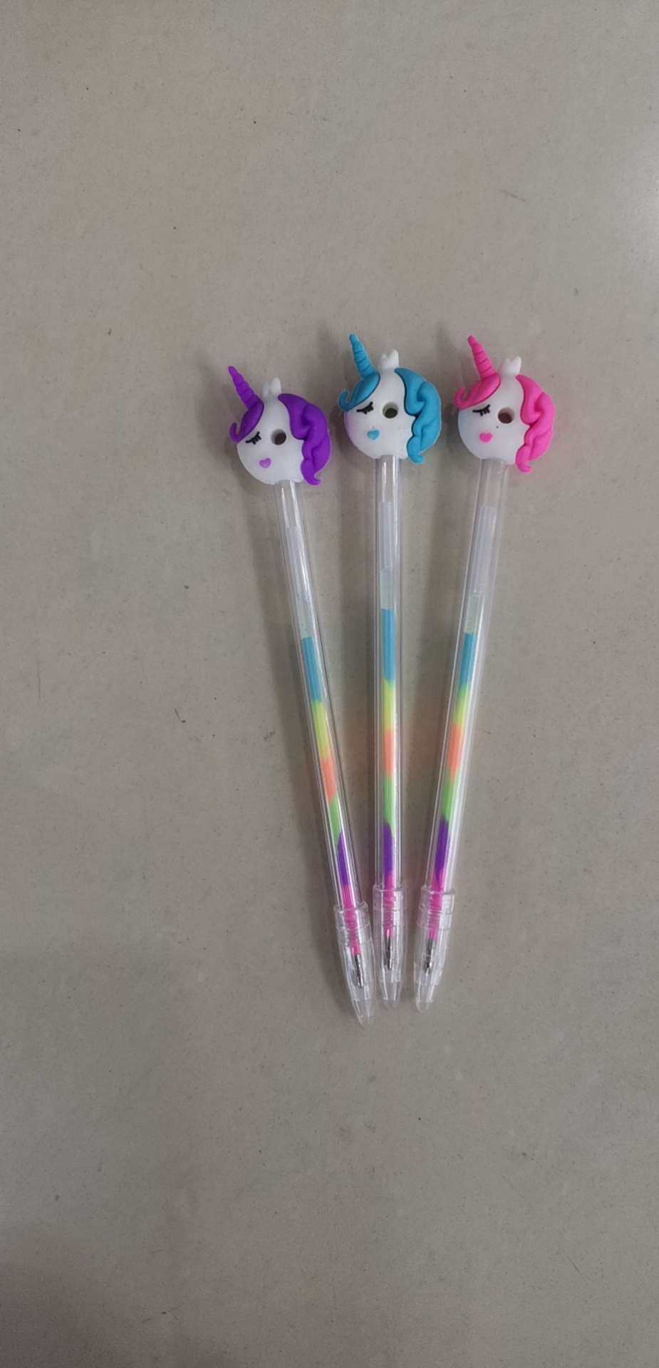 Doughnut-shaped pastel pen