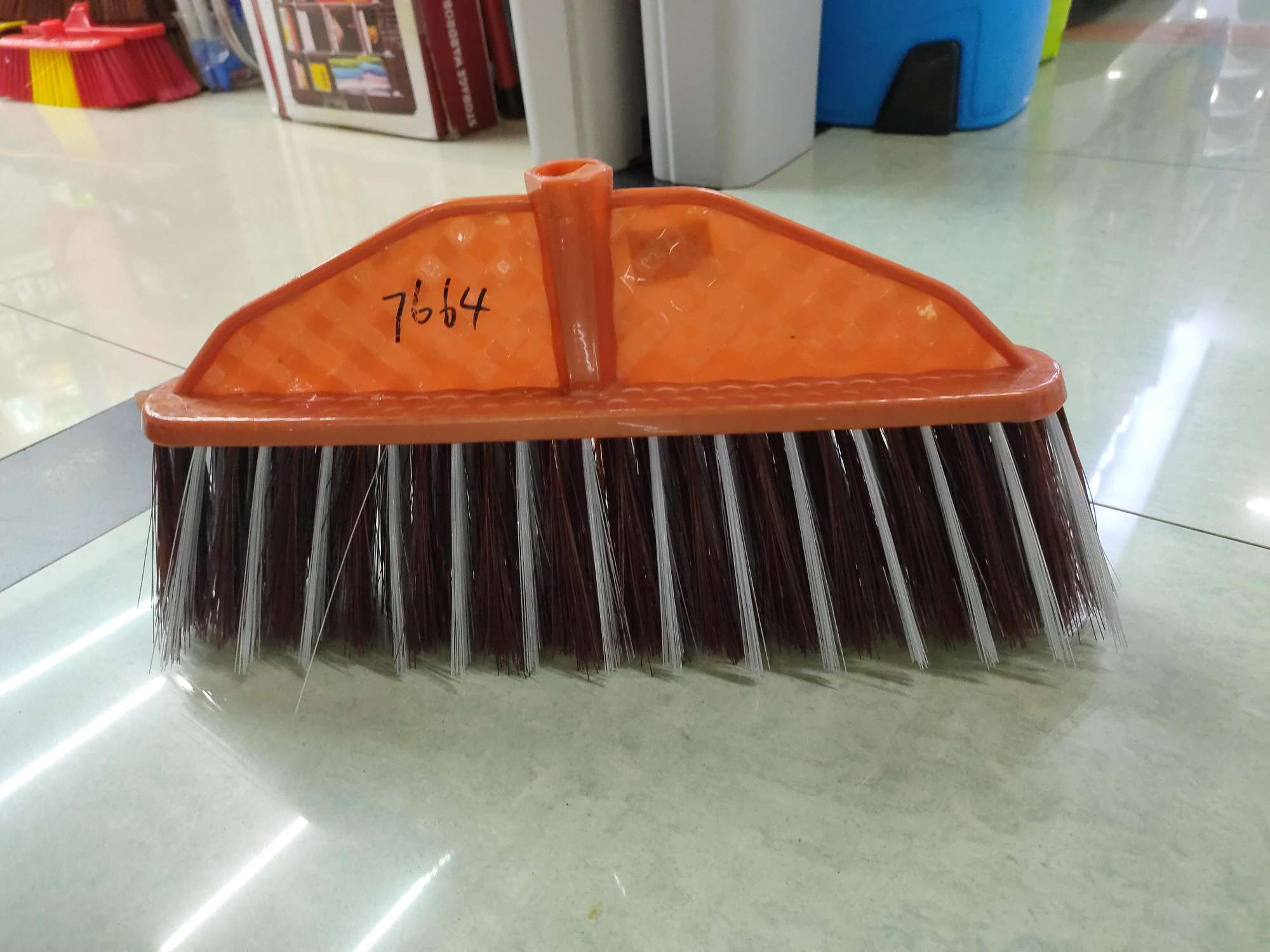 High-elastic silk broom