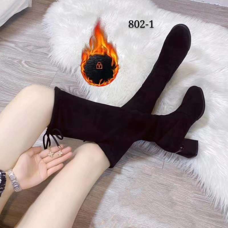 Long boots details Picture