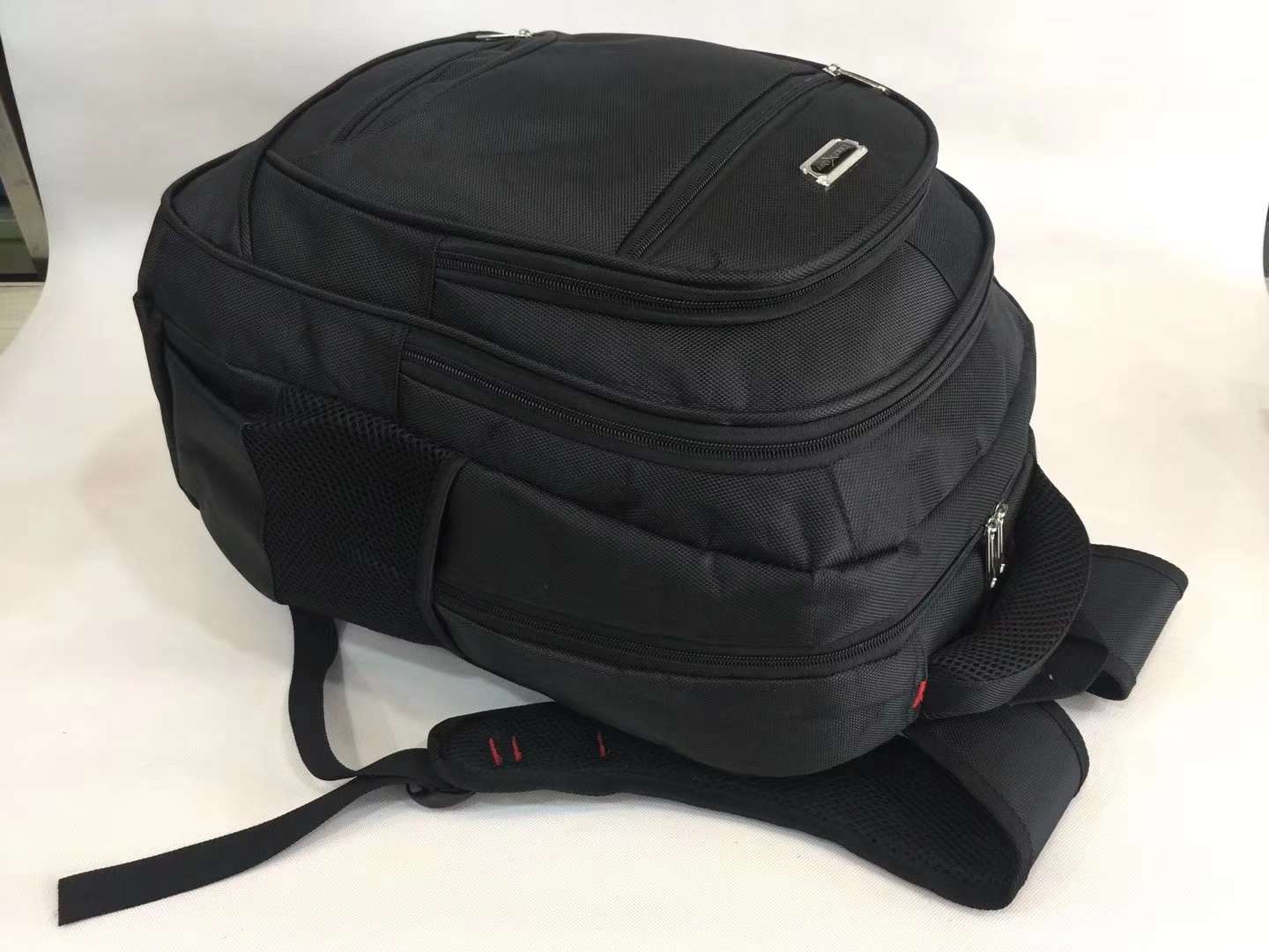 儿童休闲双肩包实物图