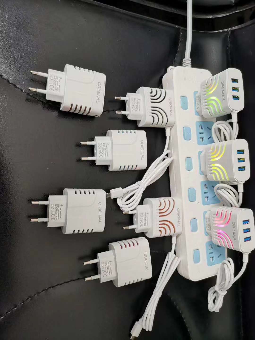 数码充电器实物图