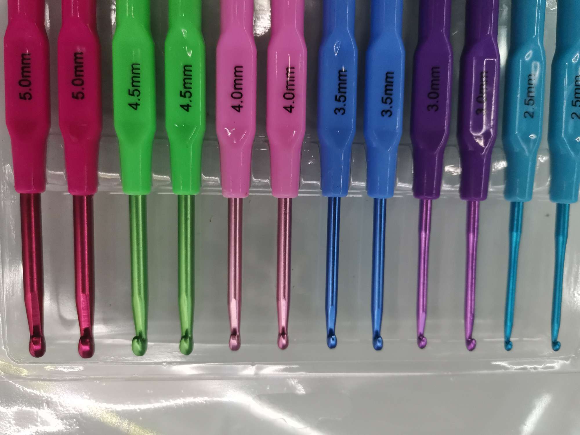 塑料炳彩色钩针产品图