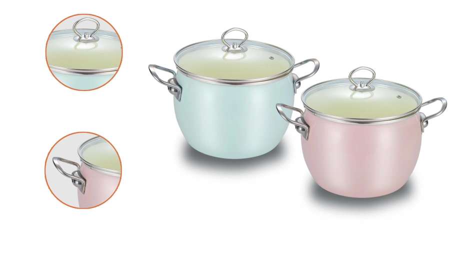 A 24cm soup pot