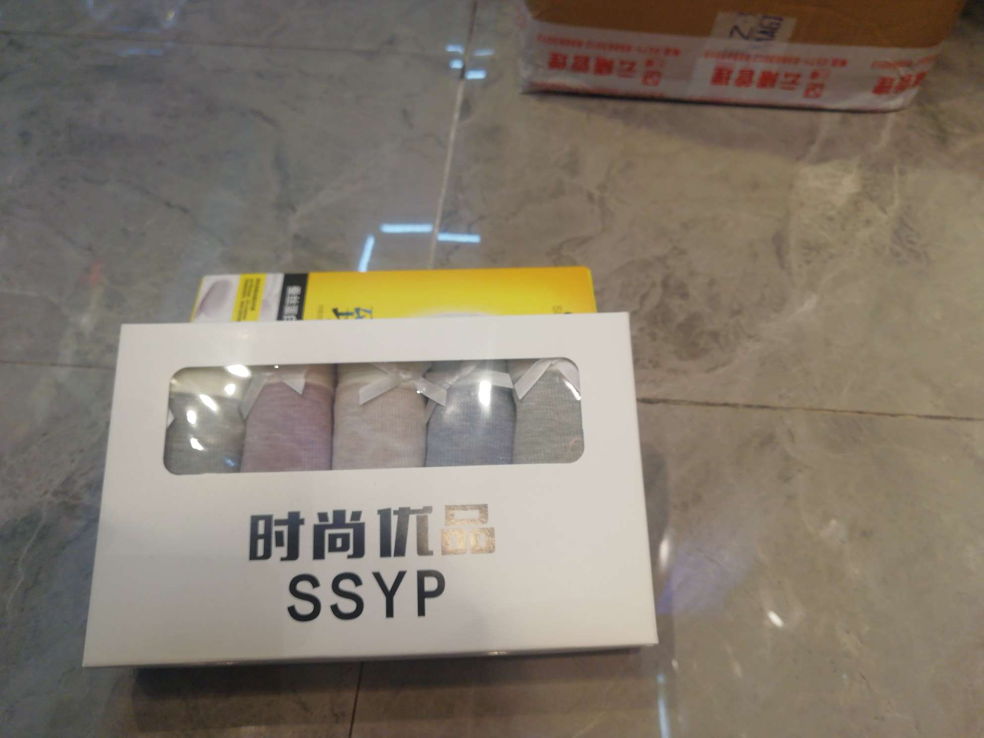 5条盒装女短裤