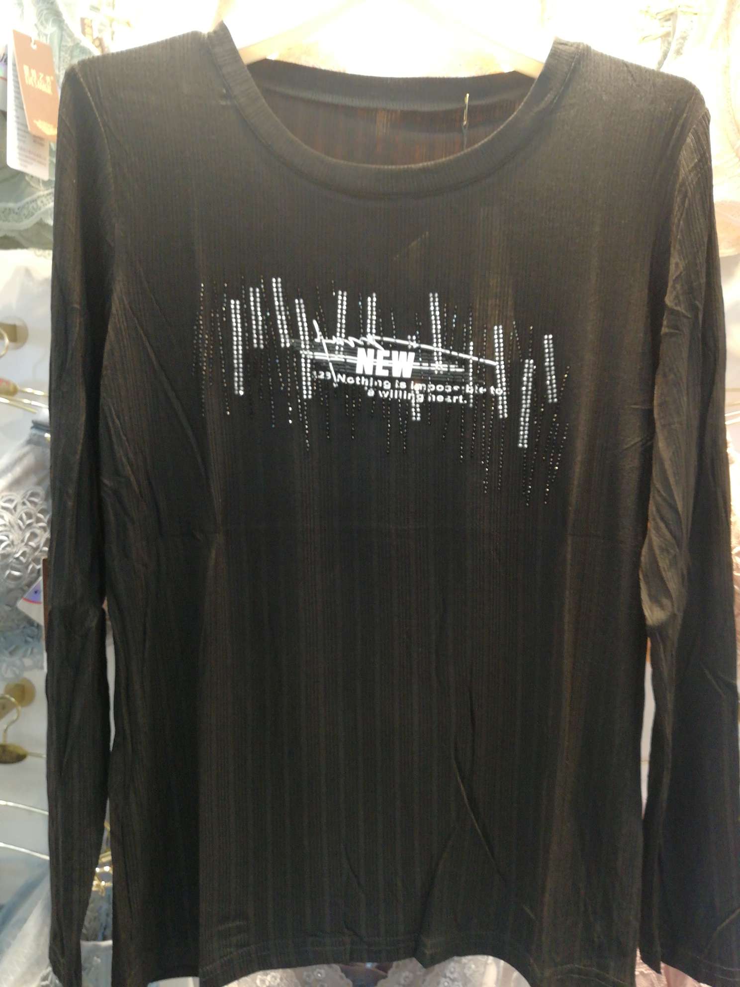 The base layer shirt is soft and directly touches the skin detail image 1