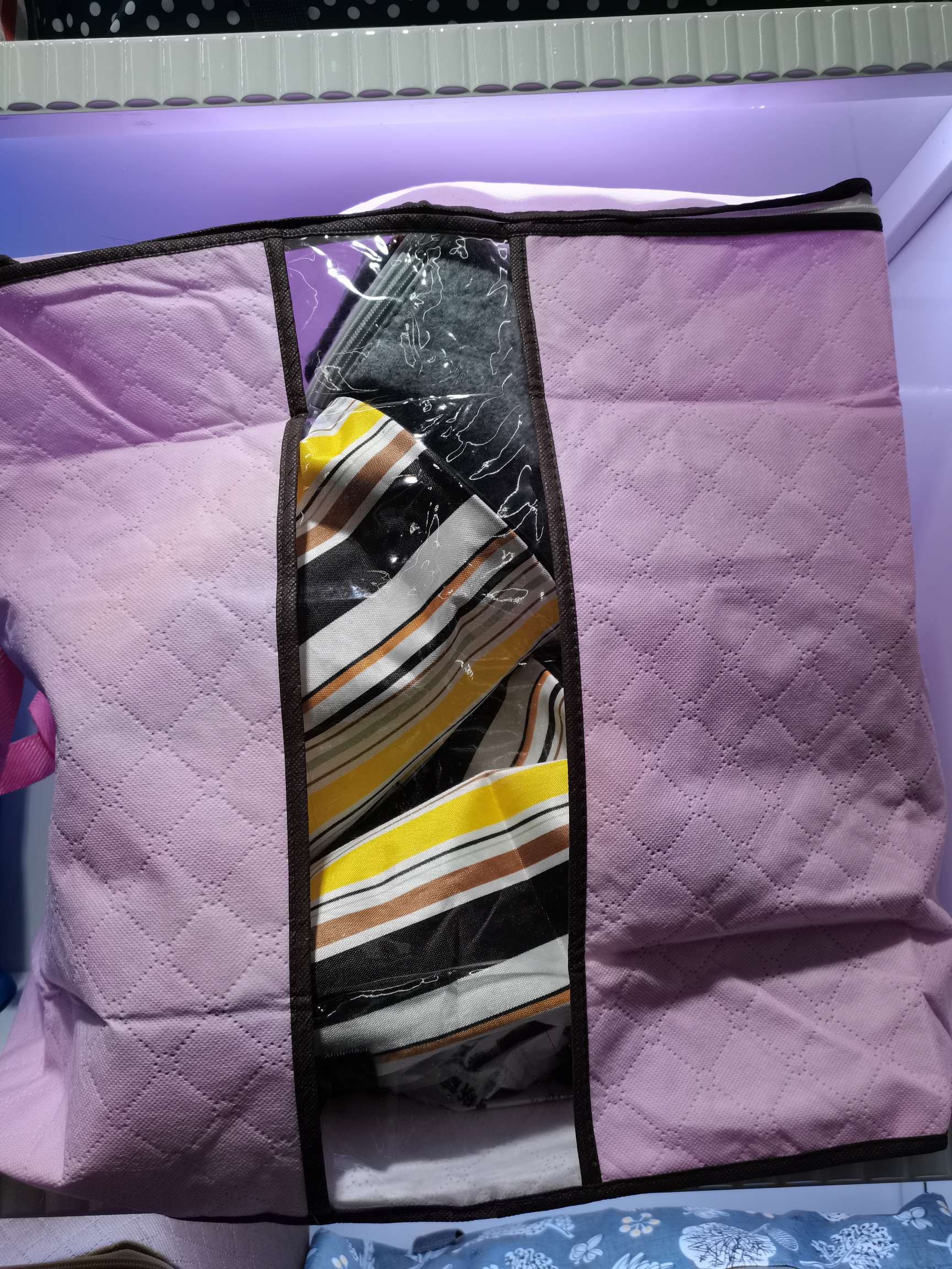 Embossed storage bag Item Picture