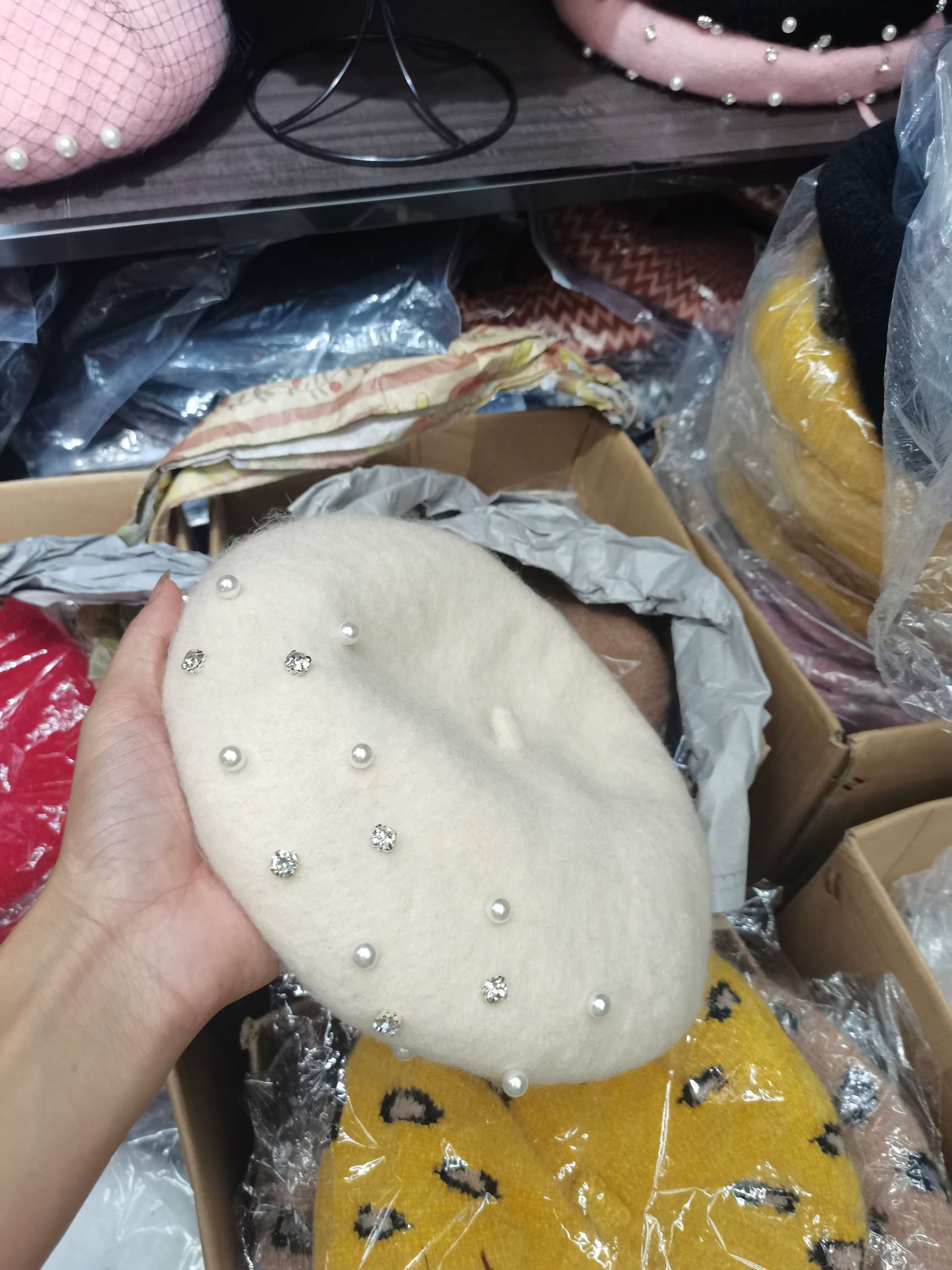 Rhinestone Pearl Wool Beret Lady Item Picture