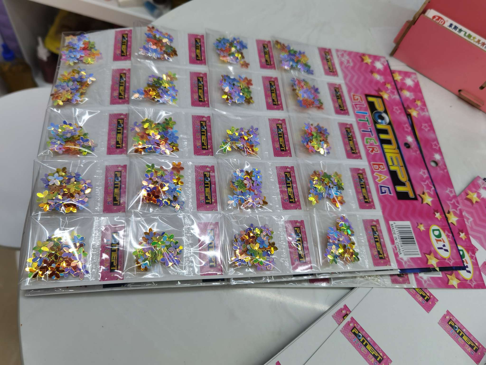 五叶花凹进口亮片细节图