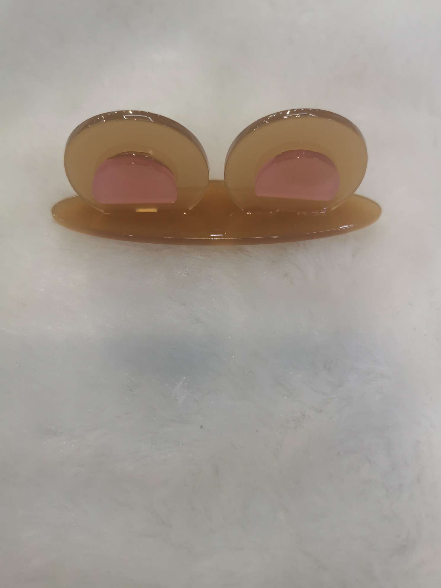 A popular online acrylic jewelry accessory - three-dimensional bear head