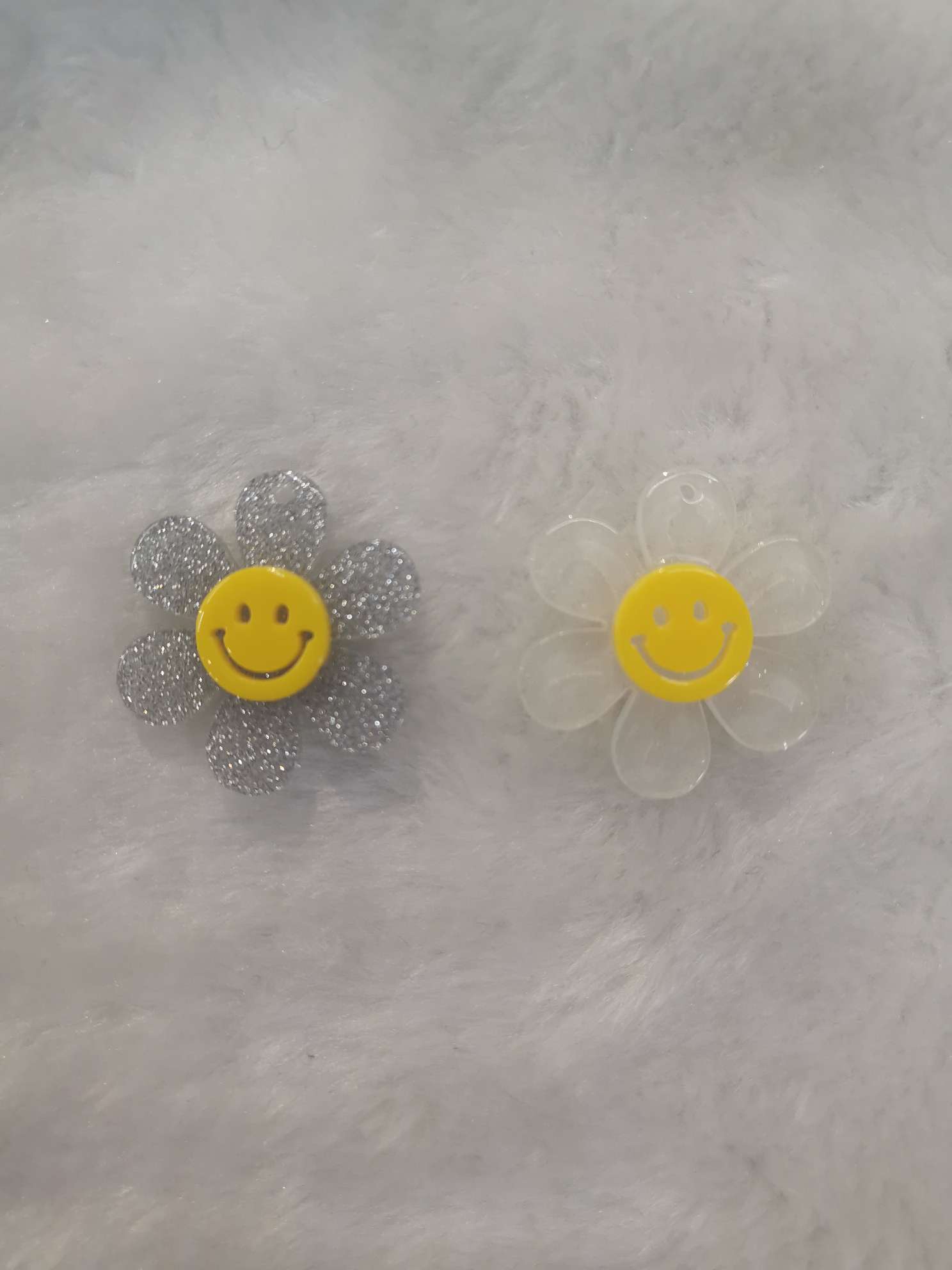 Internet-famous acrylic jewelry accessory flowers details Picture