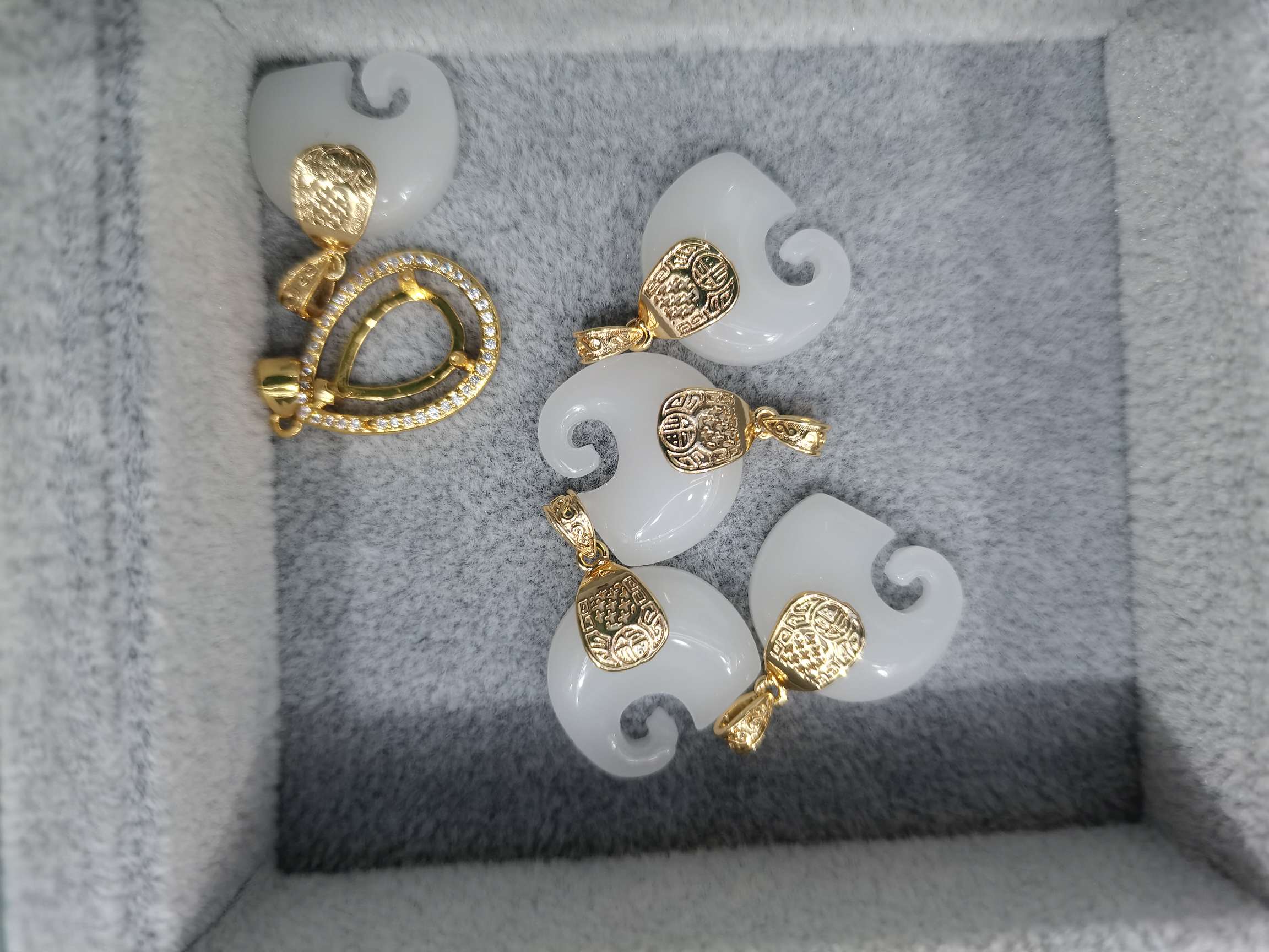 Materials for making elephant pendants Specification image