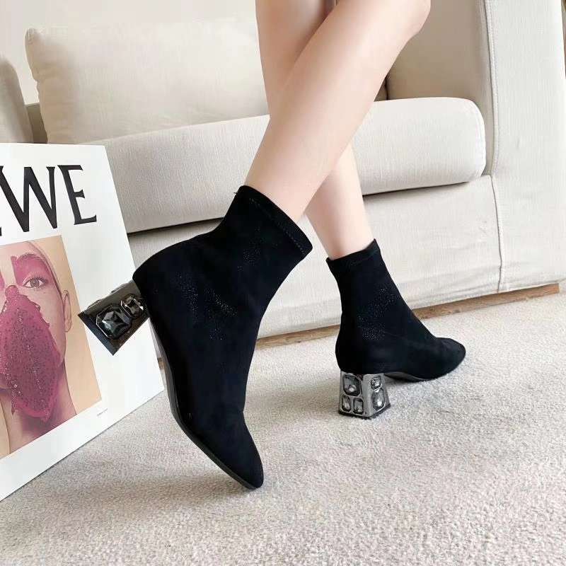 女式皮靴实物图