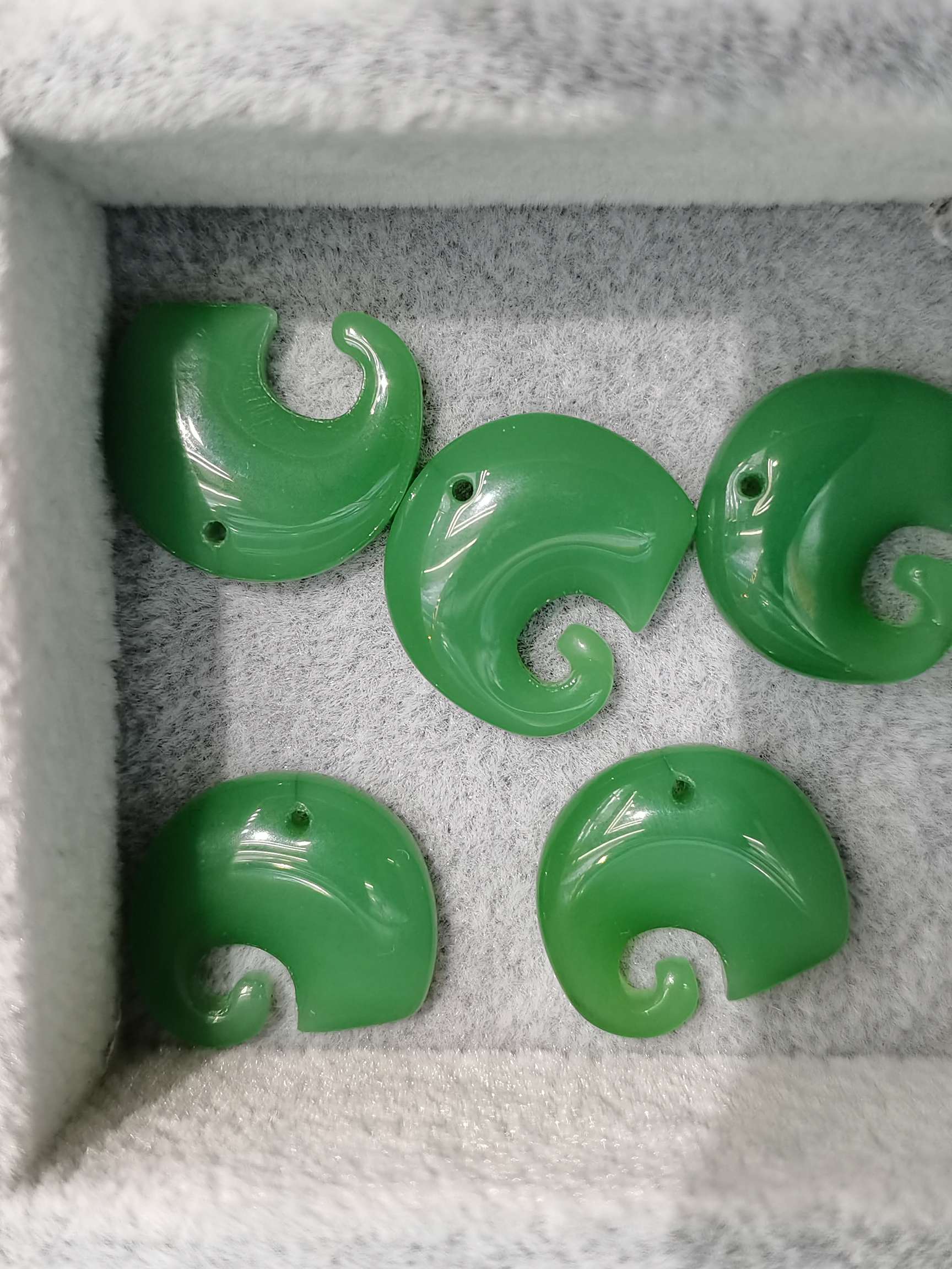 Materials for making elephant pendants