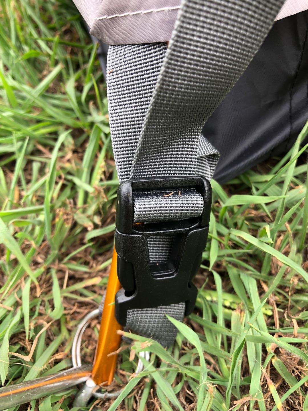 Yuelai Inn offers ultra-light 3-4 person tents, aluminum pole tents, camping and barbecue tents, manual tents, and double-layer tents Item Picture