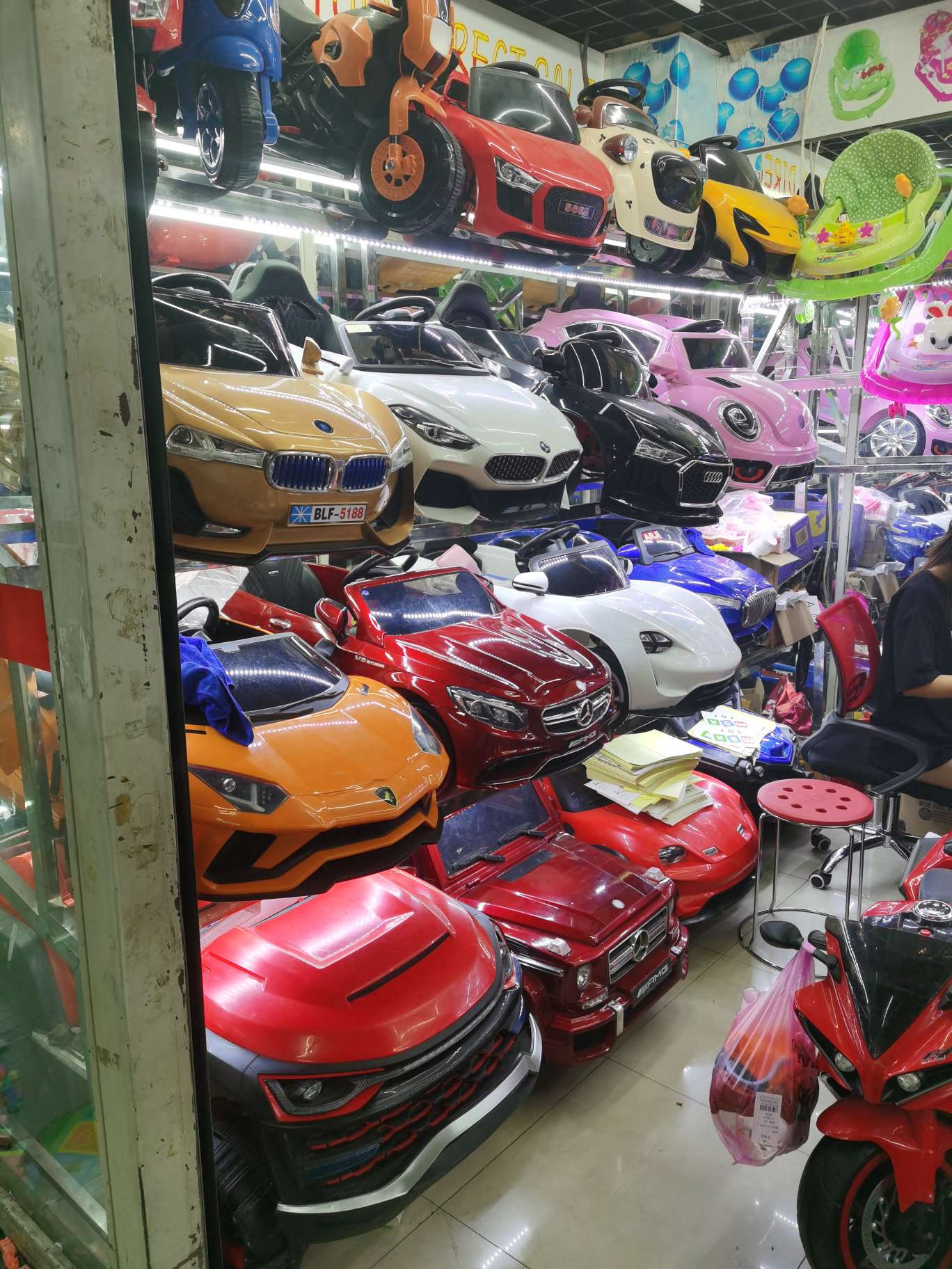 He Bin's baby stroller and baby walker describe pic - 1