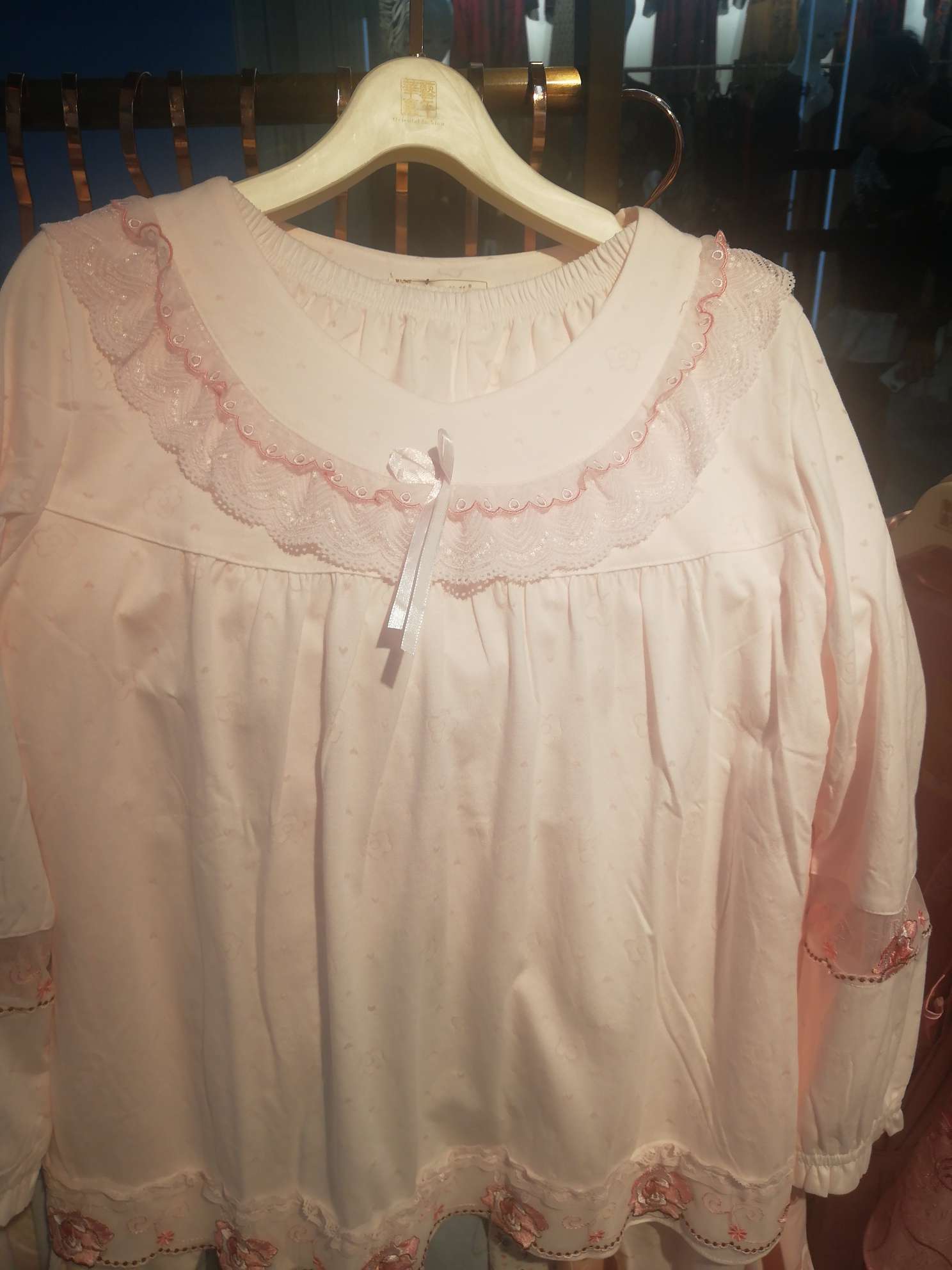 100% cotton, beautiful and exquisite details Picture