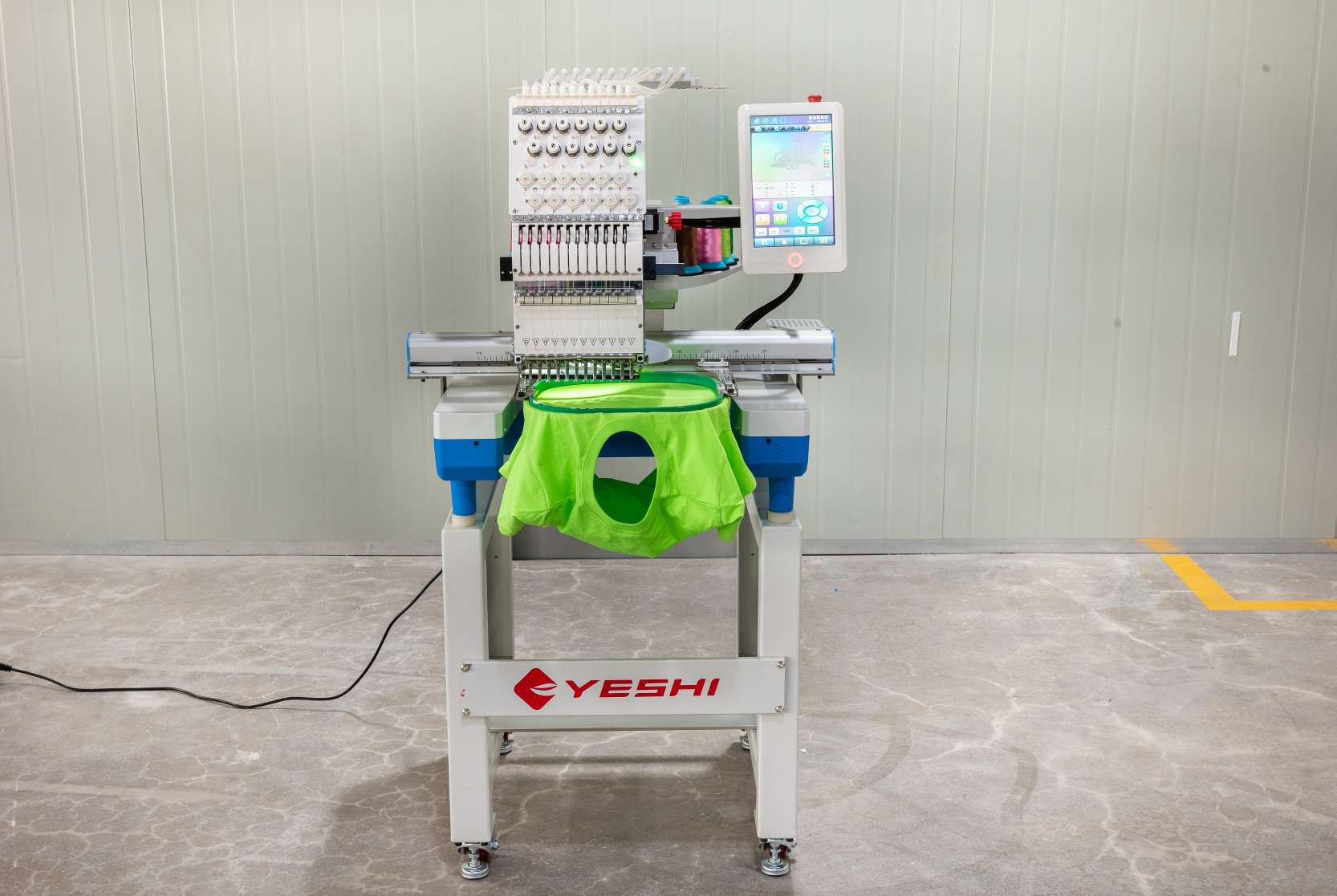 Single-head multi-functional embroidery machine