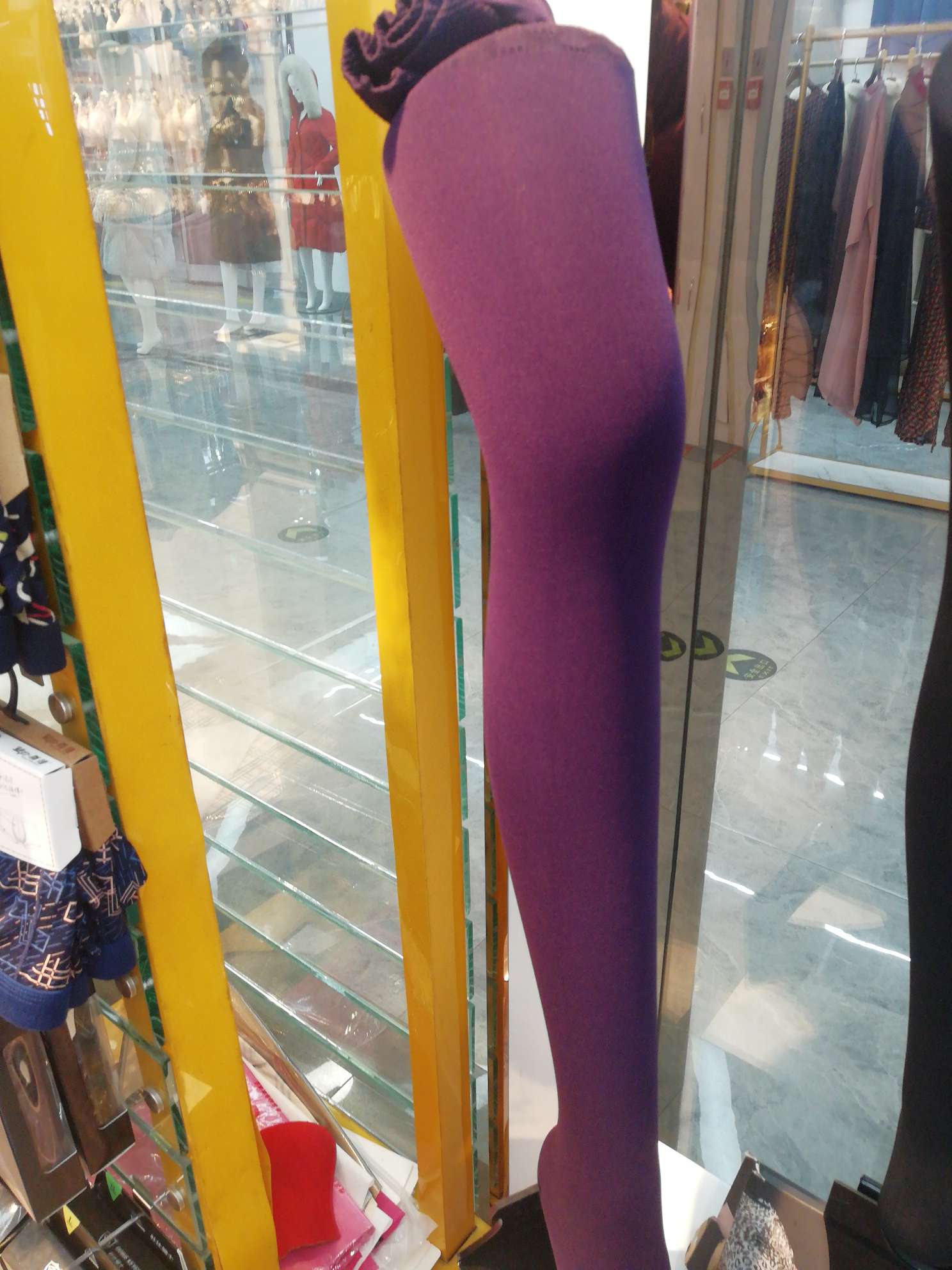 台湾出产高档袜裤产品图