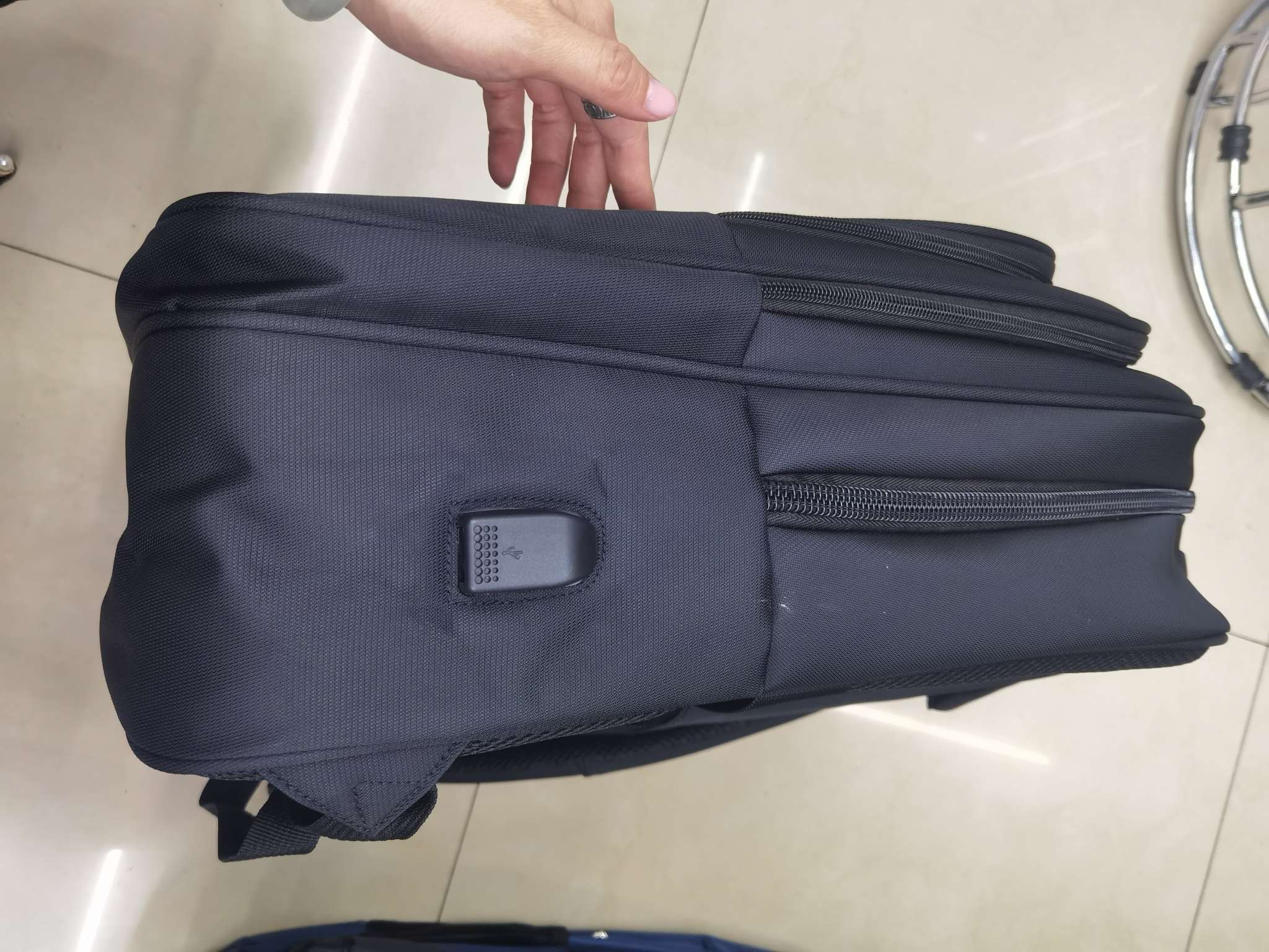 lulugao双肩电脑背包详情图1