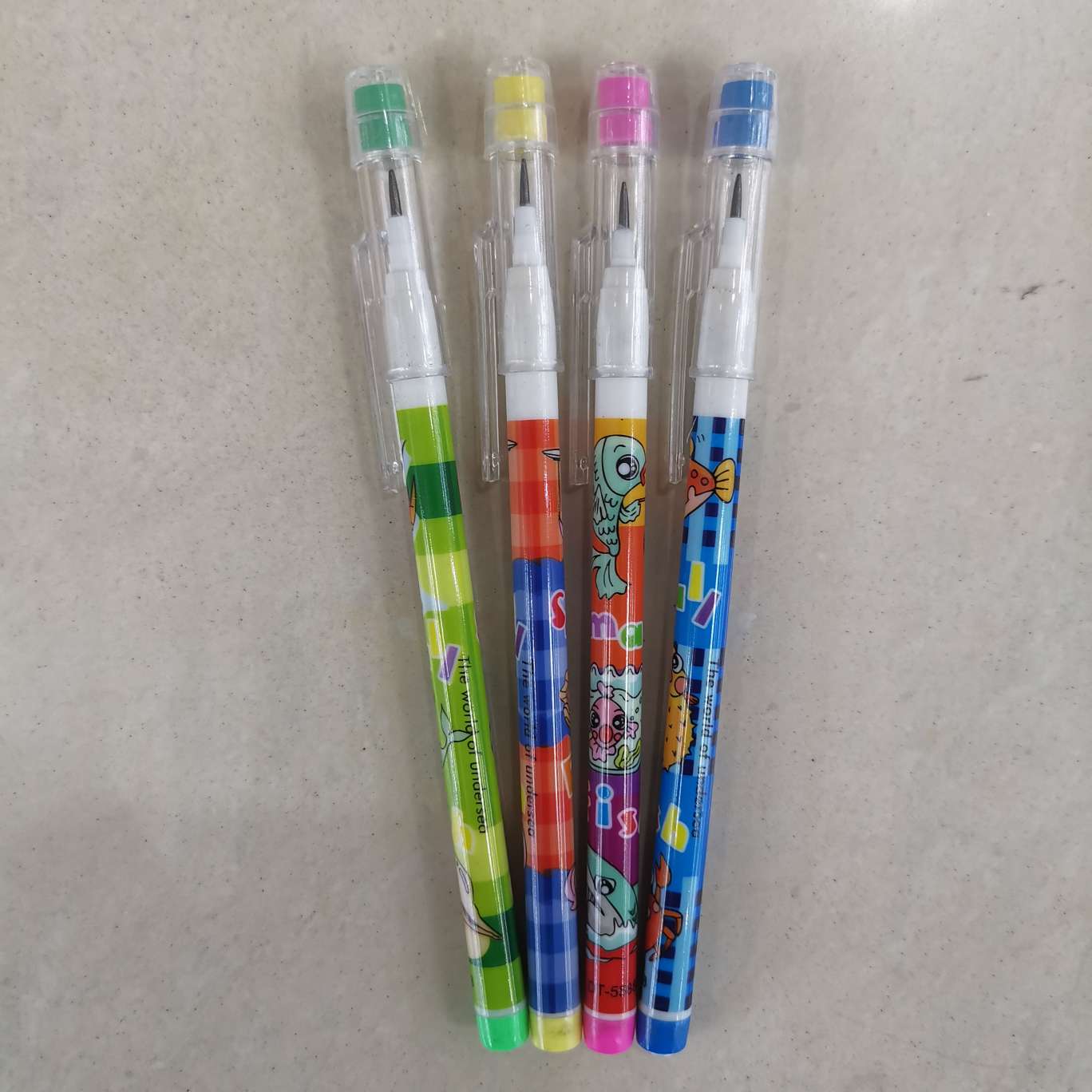 Thick-stick printed egg-laying pen with segmented pen