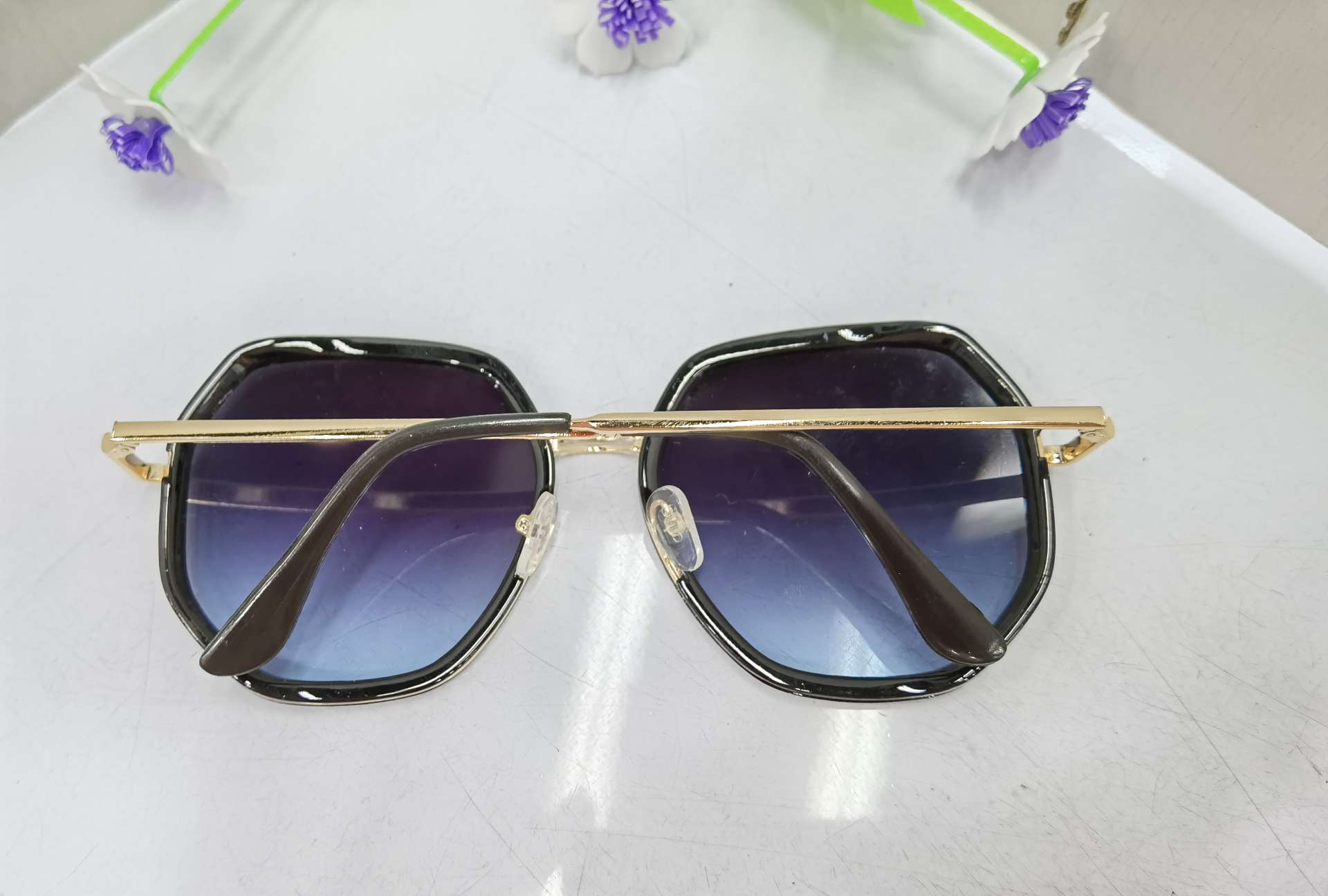FP1183 2020 in-stock sunglasses, Korean-style popular sunshade glasses, fashionable large-frame same type UV protection sunglasses, polygonal sunglasses, trendy retro fashion sunglasses, radiation-proof glasses Application Scenario