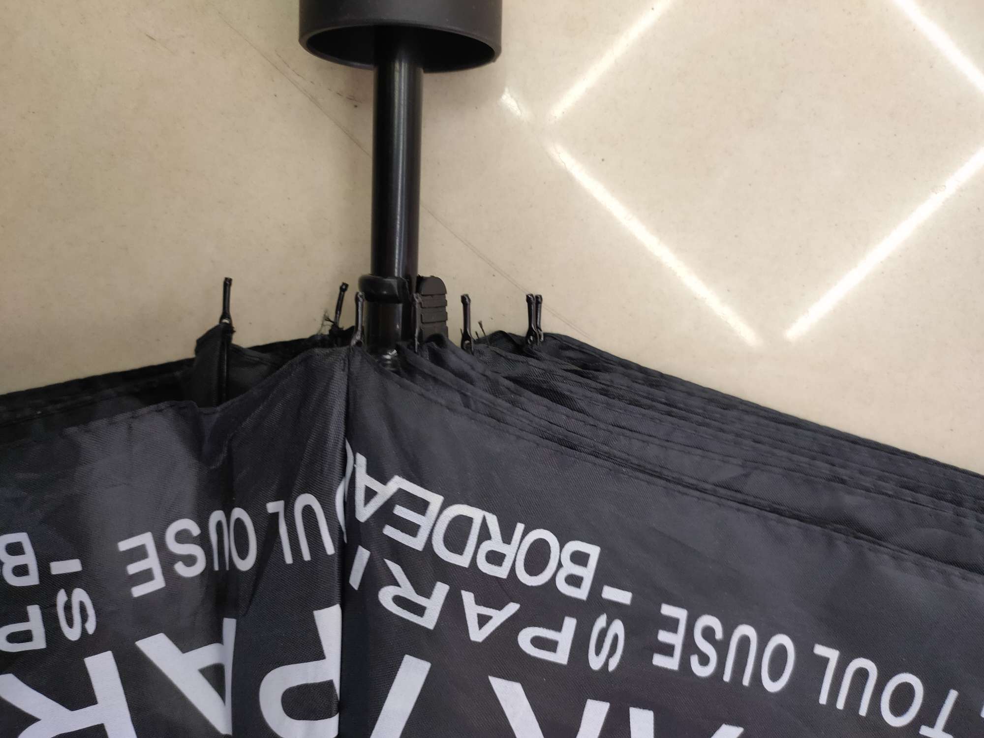 55cm8k three-fold ultra-mini umbrella, polyester silk fabric printed with Parisian letters detail image 2