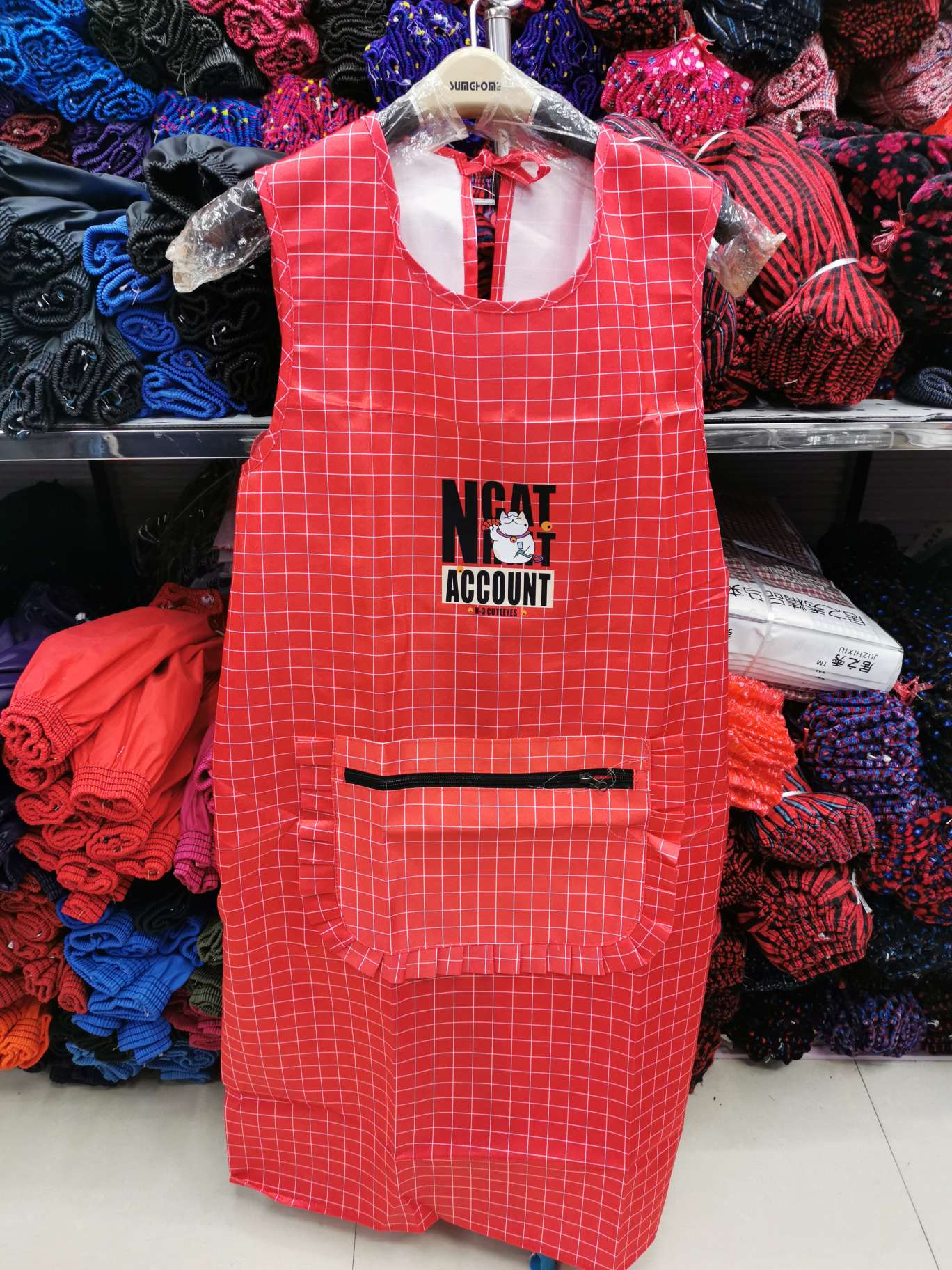 防水段桃马夹产品图