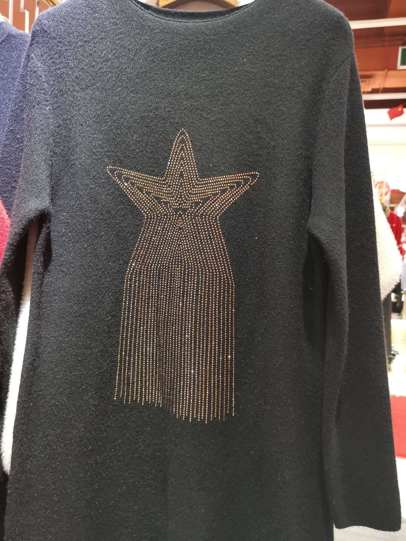 黑色圆领烫金钻针织