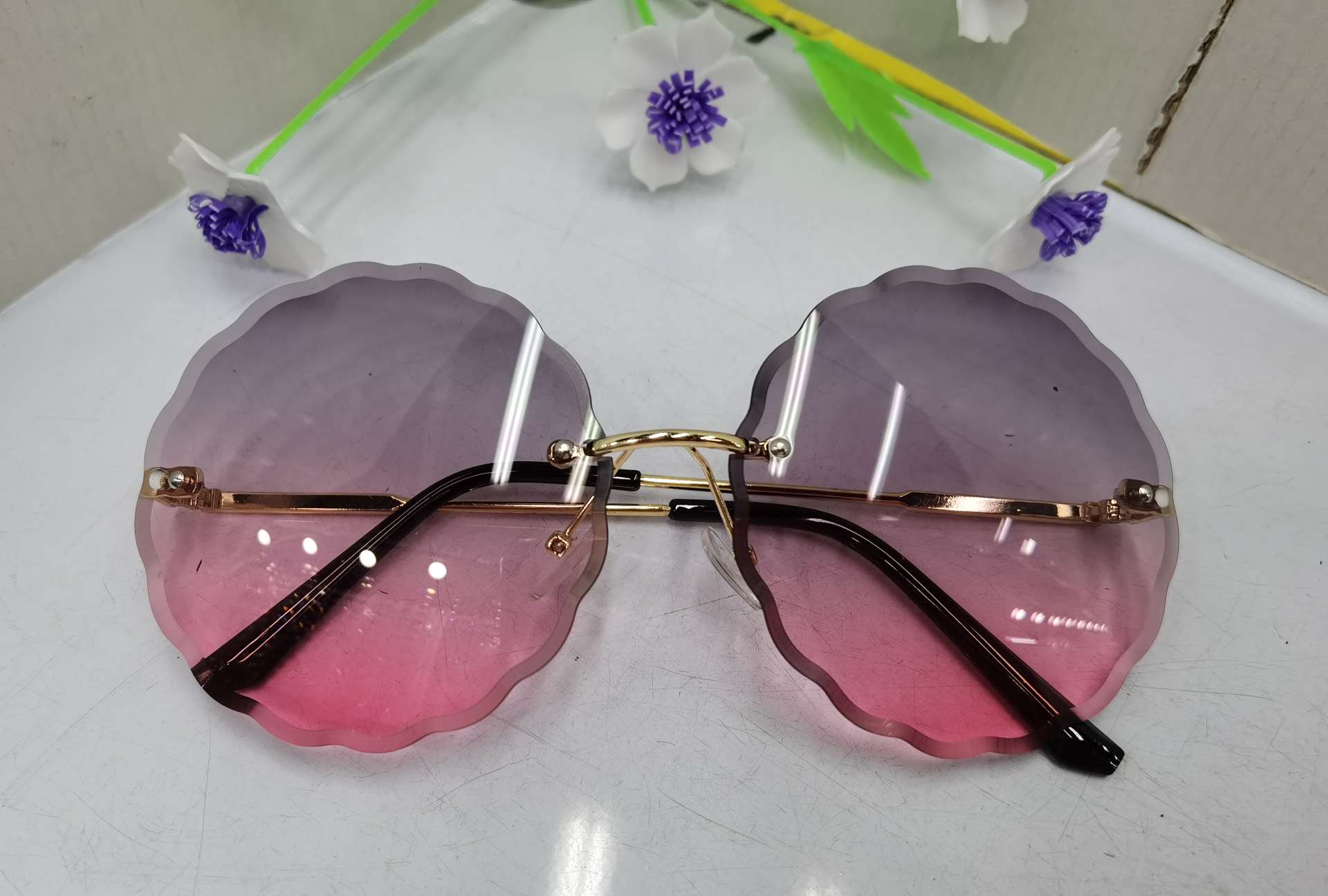 FP9002 pairs of 2020 in-stock sunglasses, Korean-style popular sunshade glasses, fashionable large-frame same type UV protection sunglasses, polygonal sunglasses, trendy retro fashion sunglasses, radiation-proof glasses detail image 3