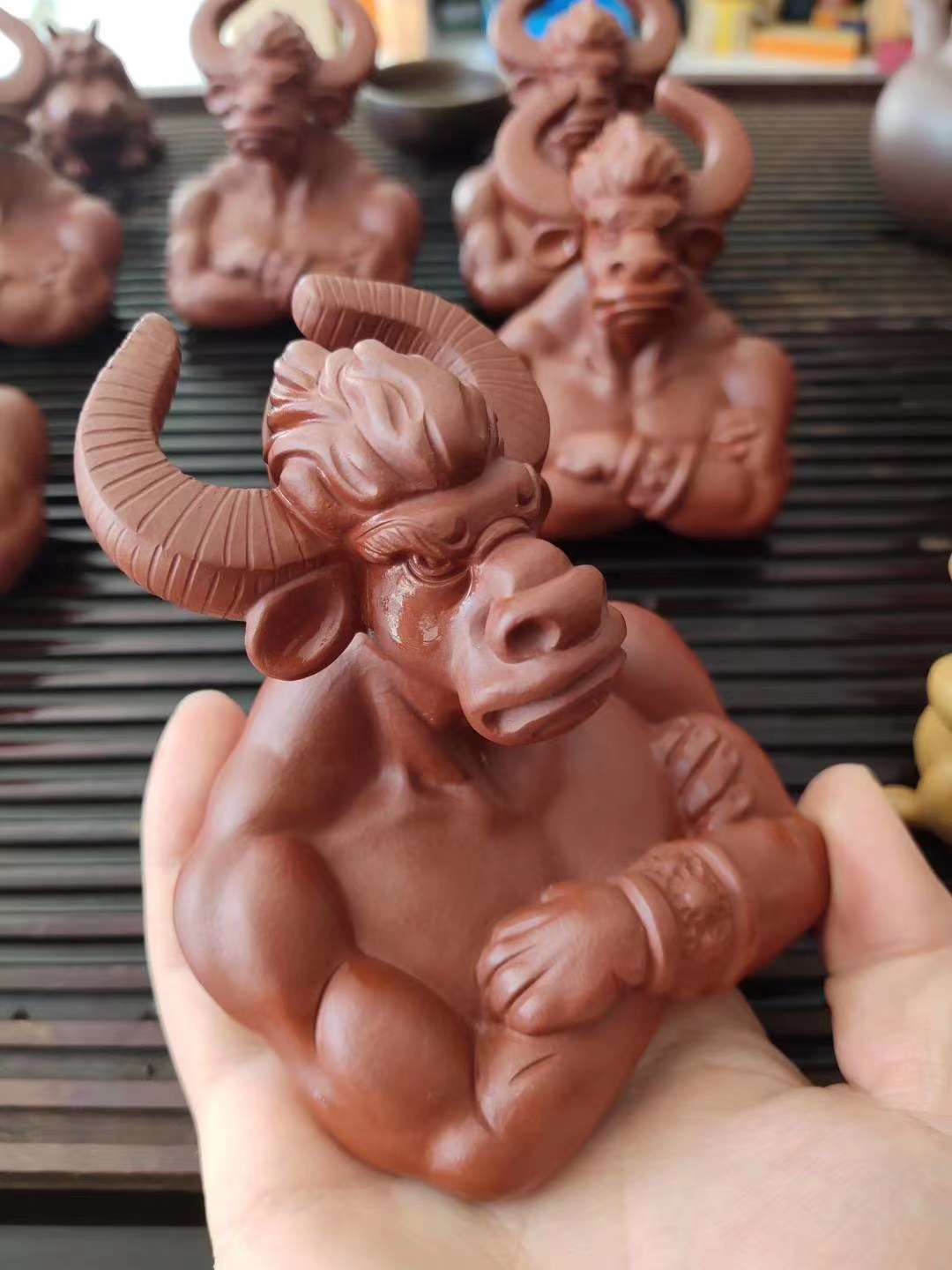 紫砂茶宠摆件牛魔王产品图