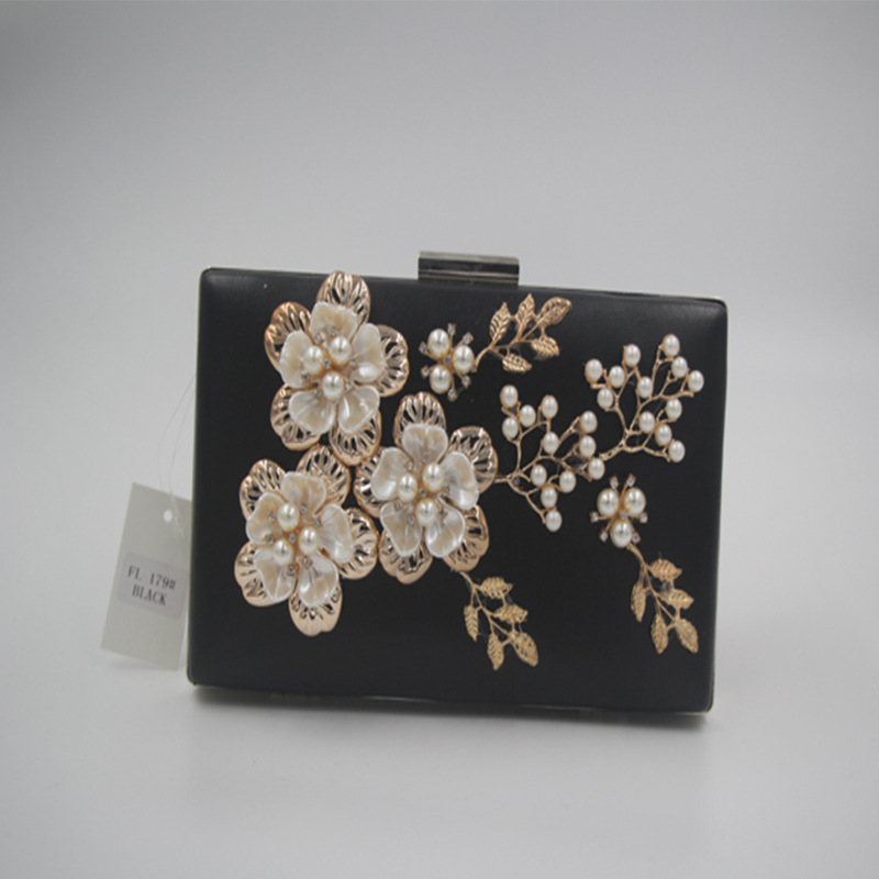 厂家直销2018新款韩版时尚花朵手拿包镶钻迷你链条珍珠包女