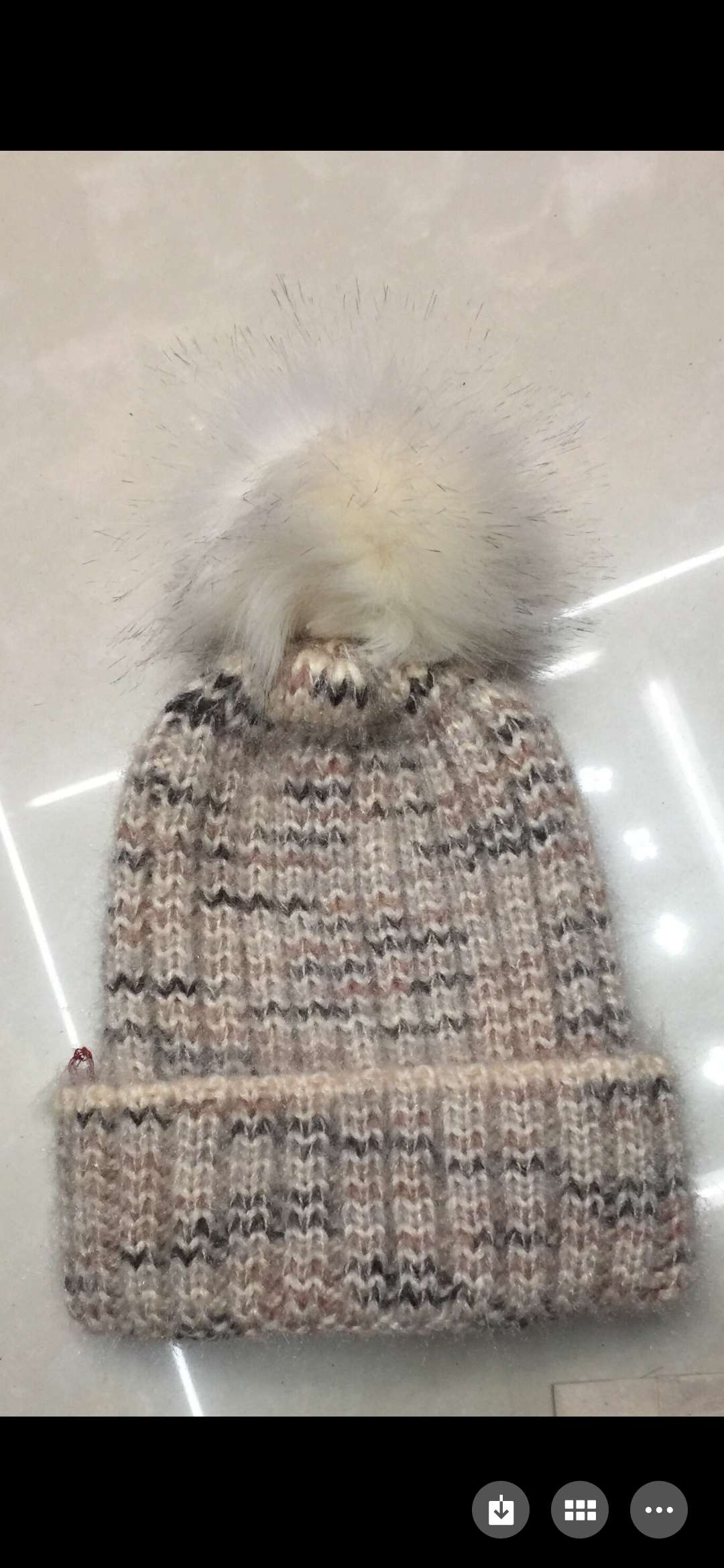 三色反口带球帽