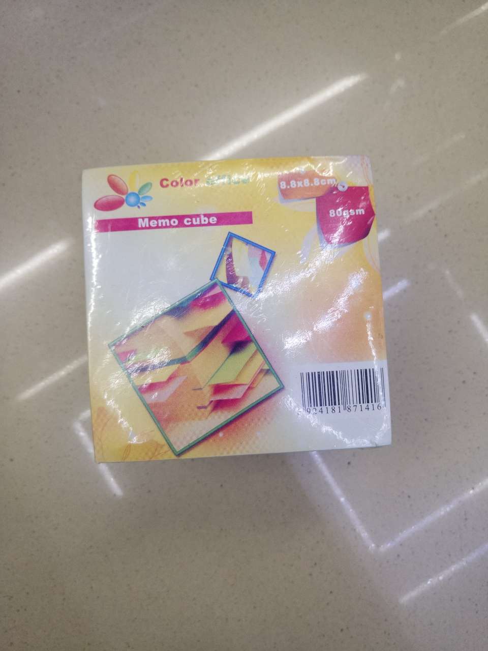方形8色彩纸混色/80g 
规格:8.8×8.8cm
便条纸