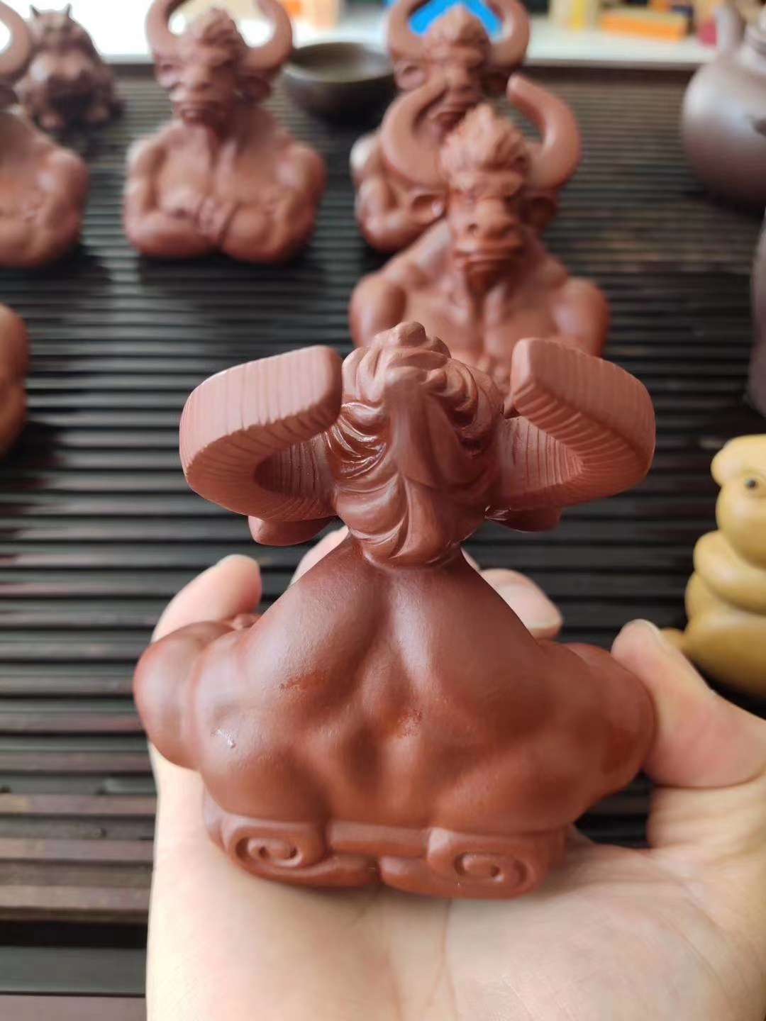 紫砂茶宠摆件牛魔王详情图1