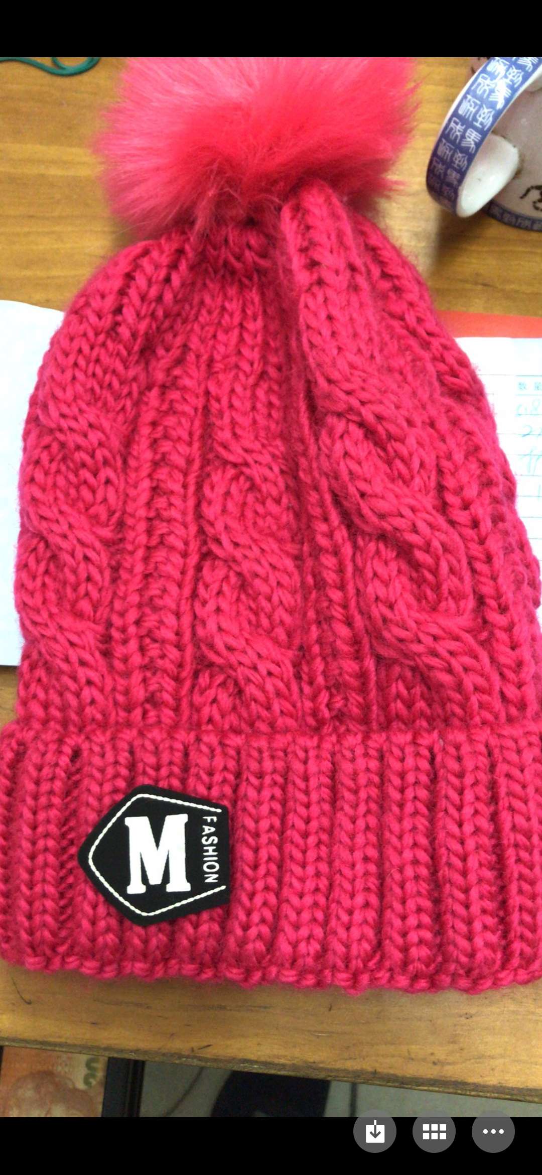 单色反口带毛球帽