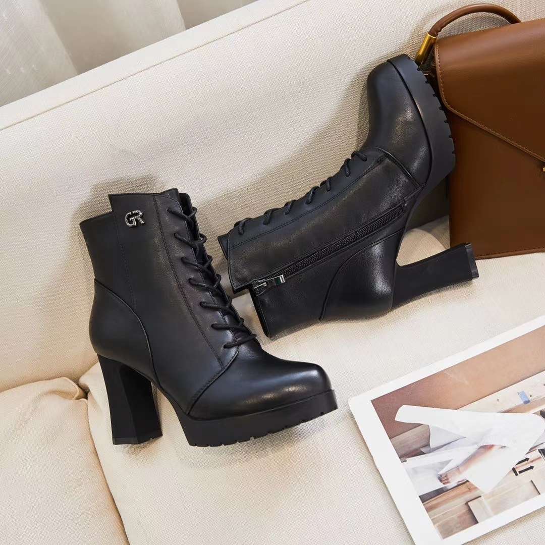 Fashionable high-heeled Martin boots thumbnail