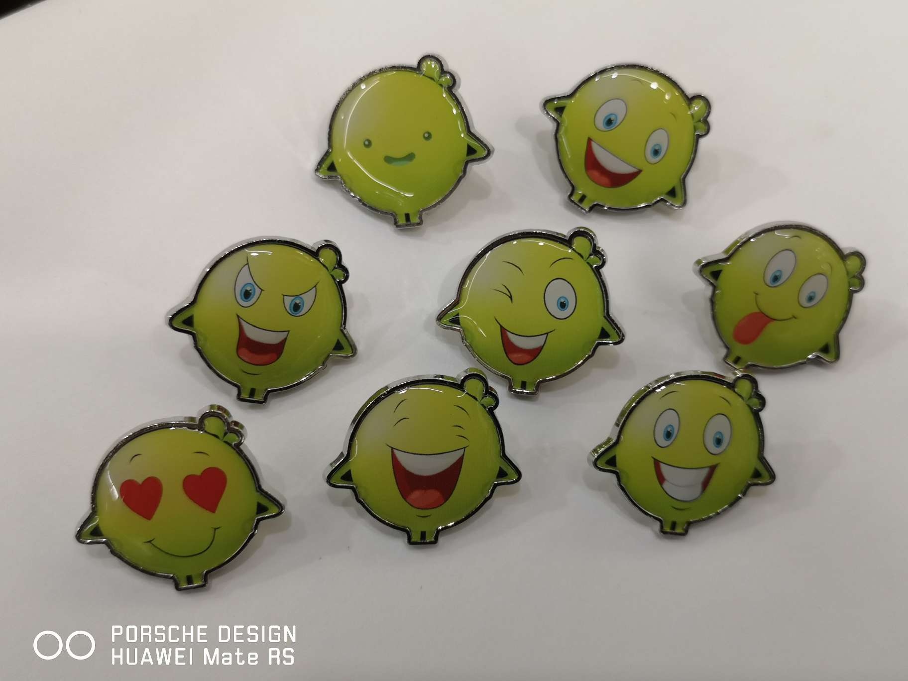 Metal badges, name badges, rubber-coated smiling face badges detail image 3