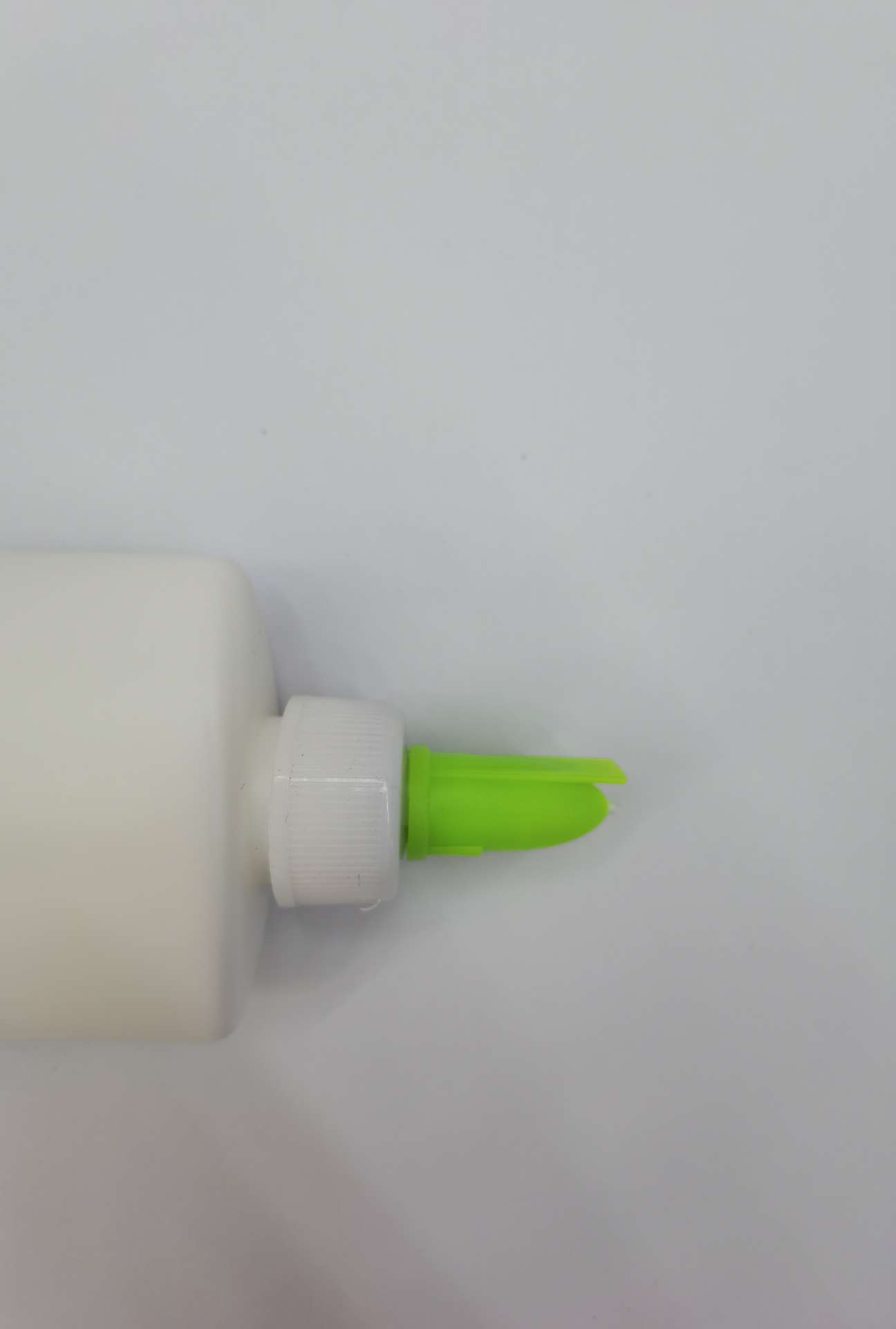 固体胶、胶水实物图