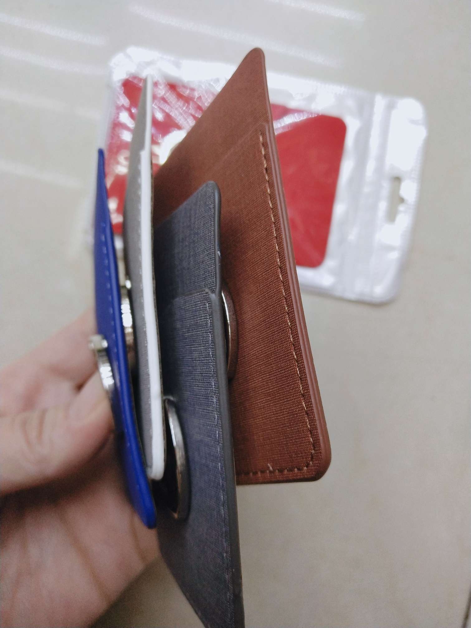 波形条纹方格指环插卡背贴产品图