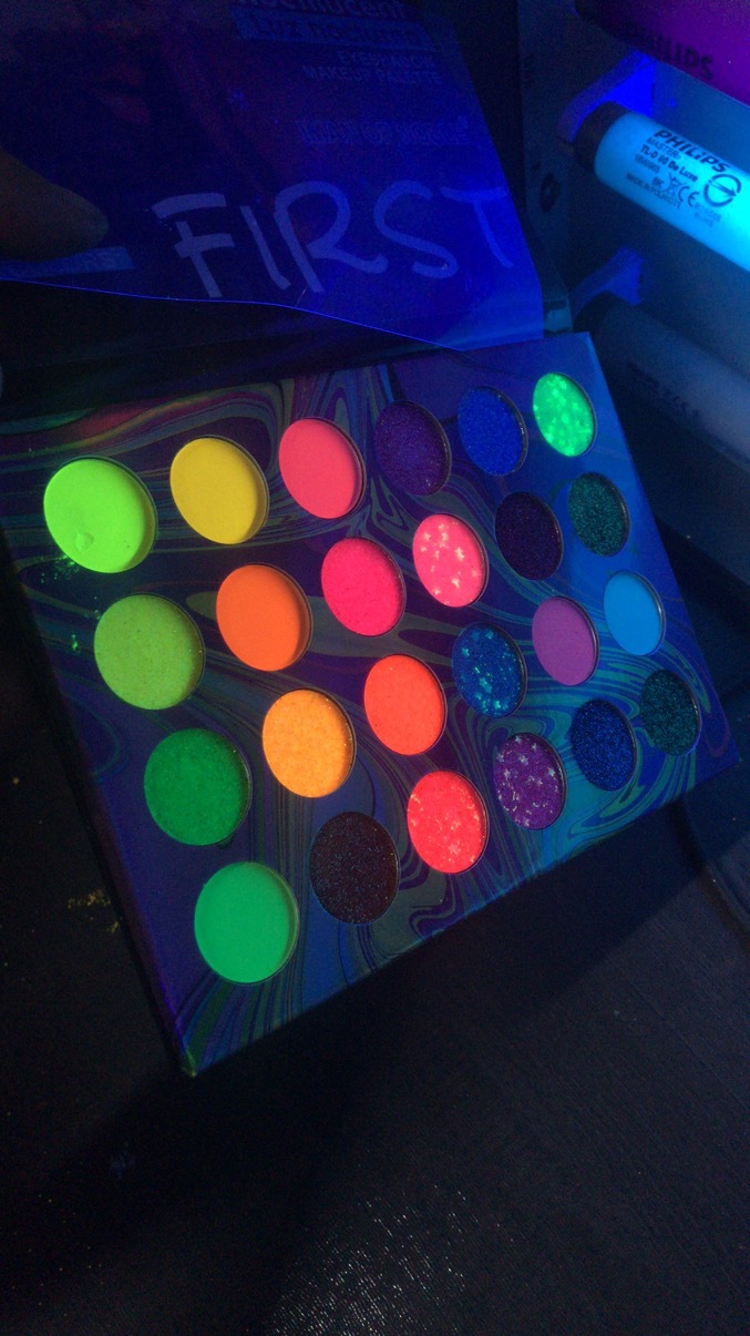 夜光眼影盘24色珠光夜店酒吧派对亮片哑光跨境无logo荧光眼影现货详情图1