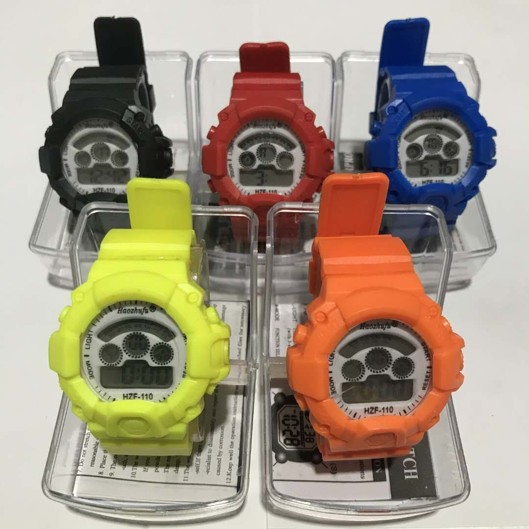 The electronic watch is colorful detail image 7